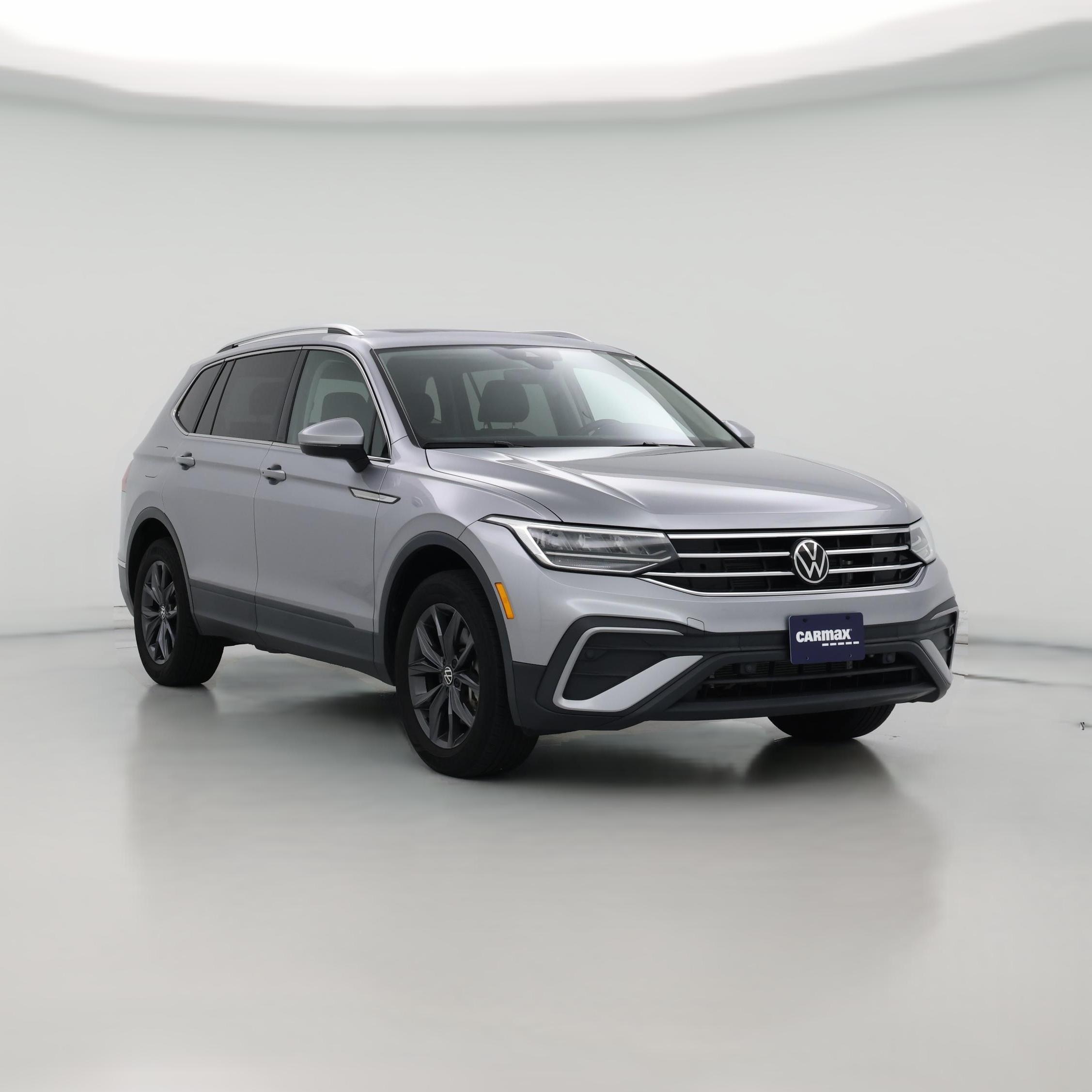 Thumbnail: 2023 Volkswagen Tiguan - 1