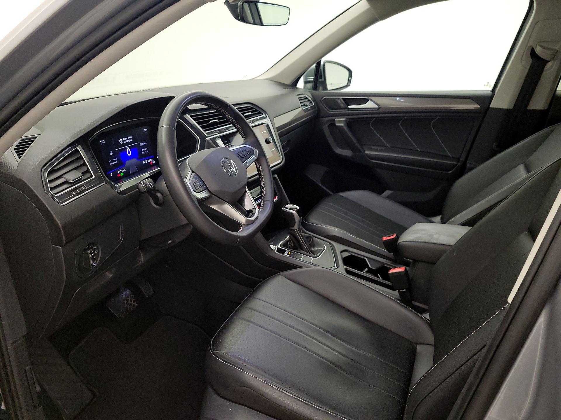 Thumbnail: 2023 Volkswagen Tiguan - 11