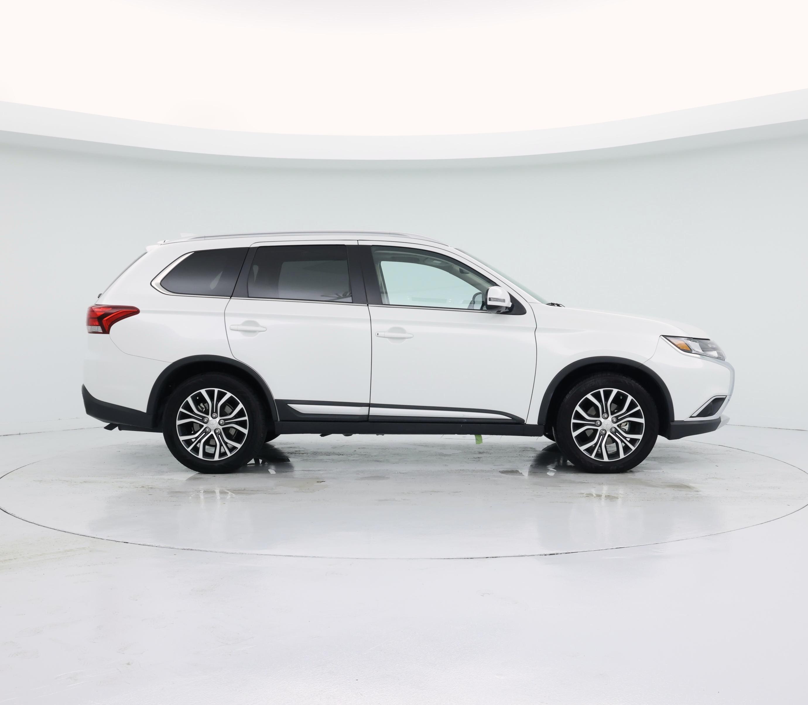 Thumbnail: 2018 Mitsubishi Outlander - 7