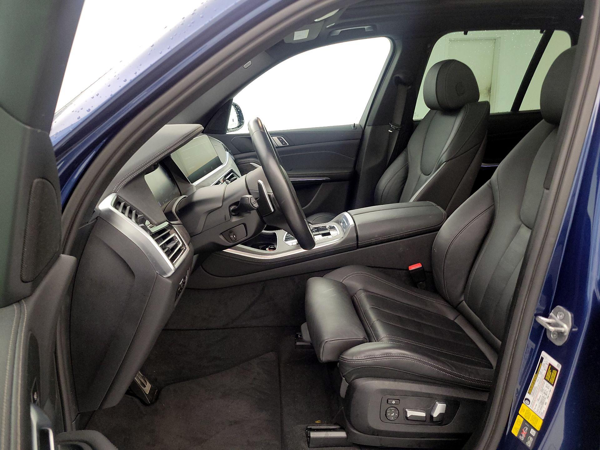 Thumbnail: 2022 BMW X5 - 11