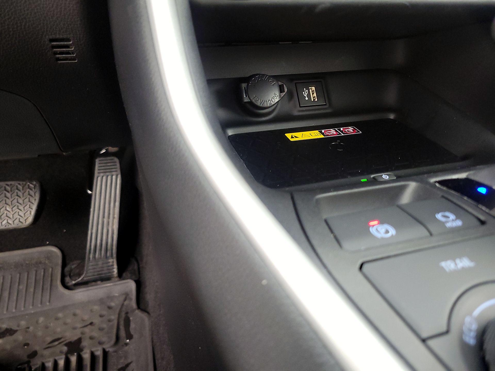 Thumbnail: 2024 Toyota RAV4 - 18