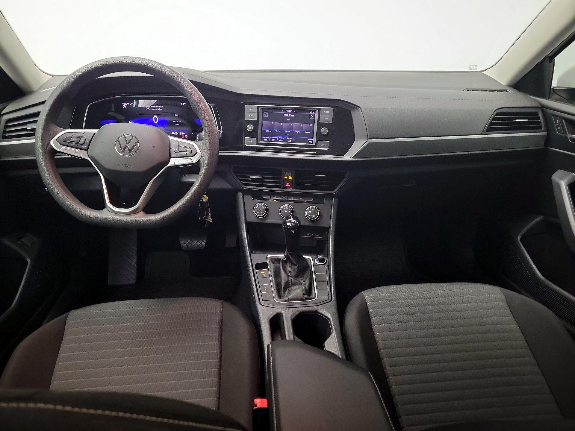 Thumbnail: 2023 Volkswagen Jetta - 9