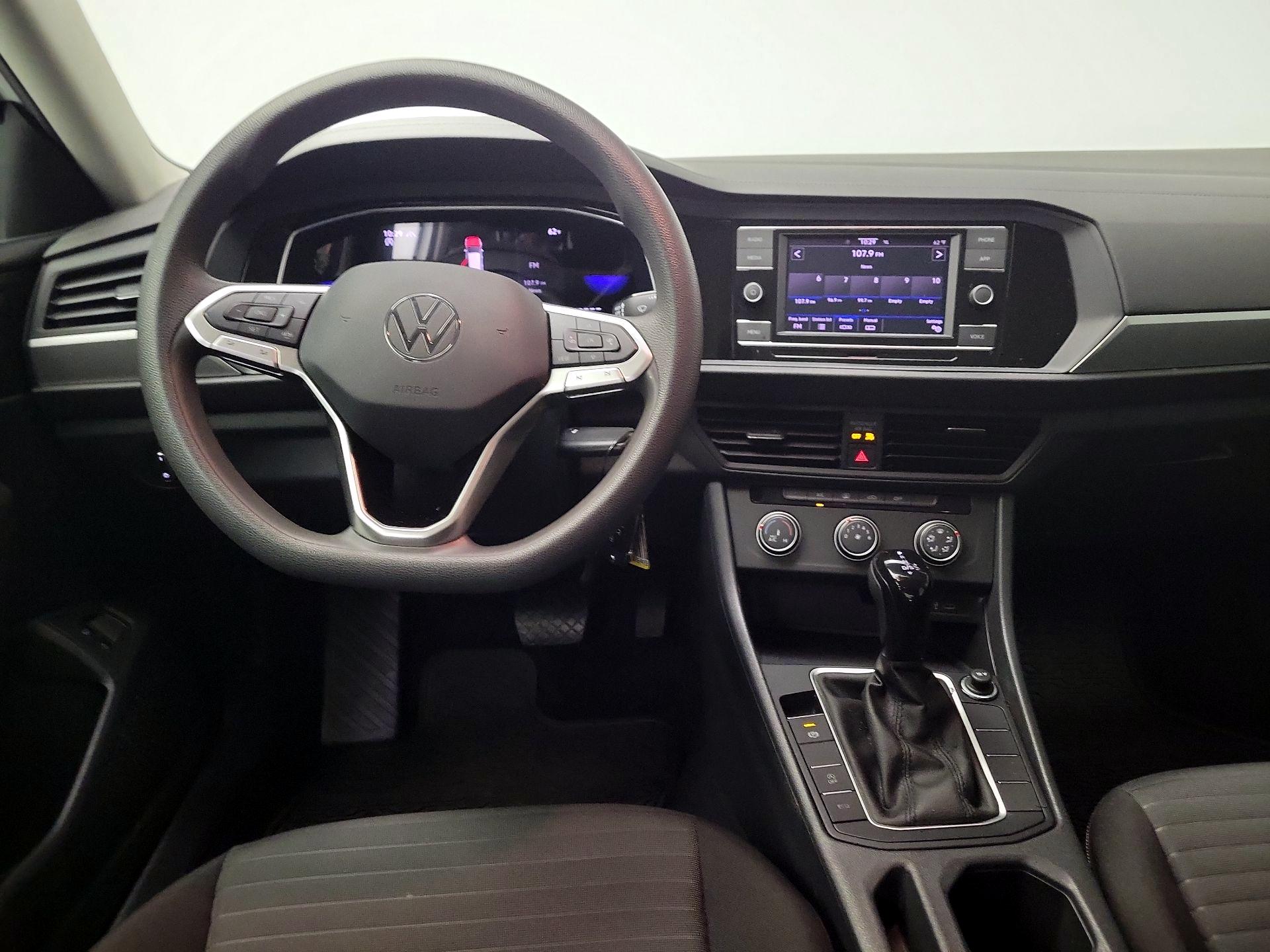 Thumbnail: 2023 Volkswagen Jetta - 10