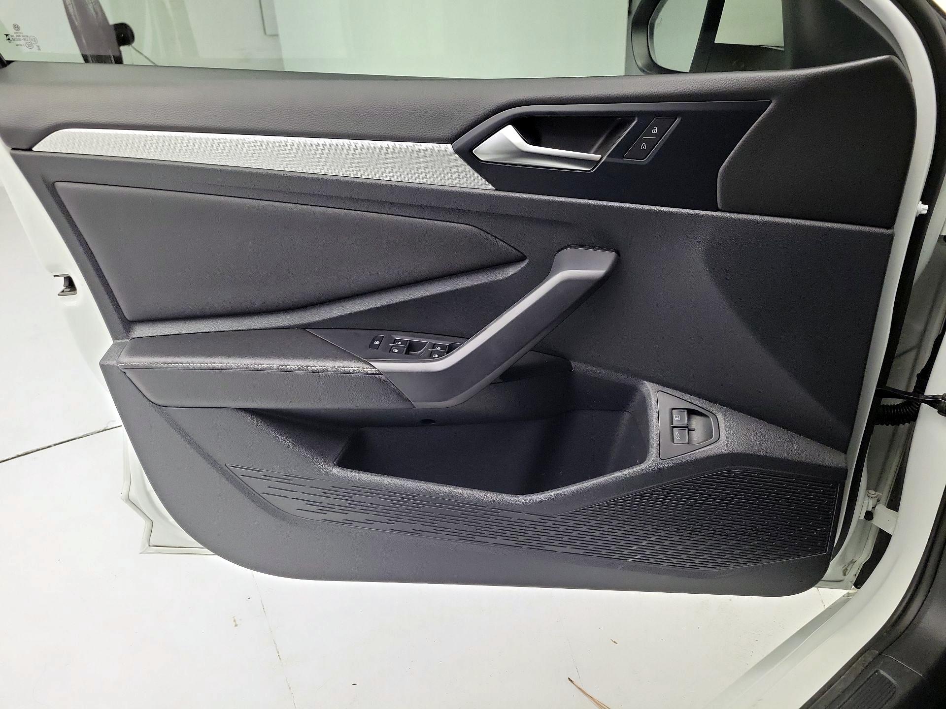 Thumbnail: 2023 Volkswagen Jetta - 12