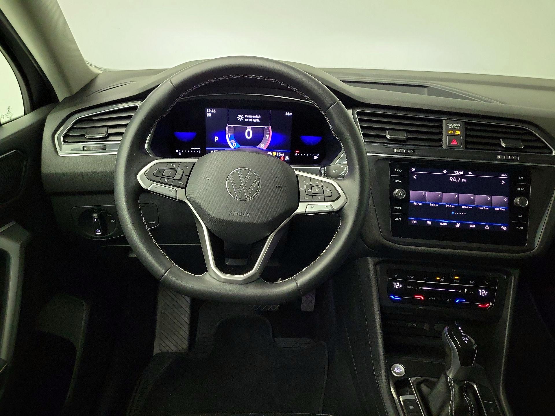 Thumbnail: 2023 Volkswagen Tiguan - 10