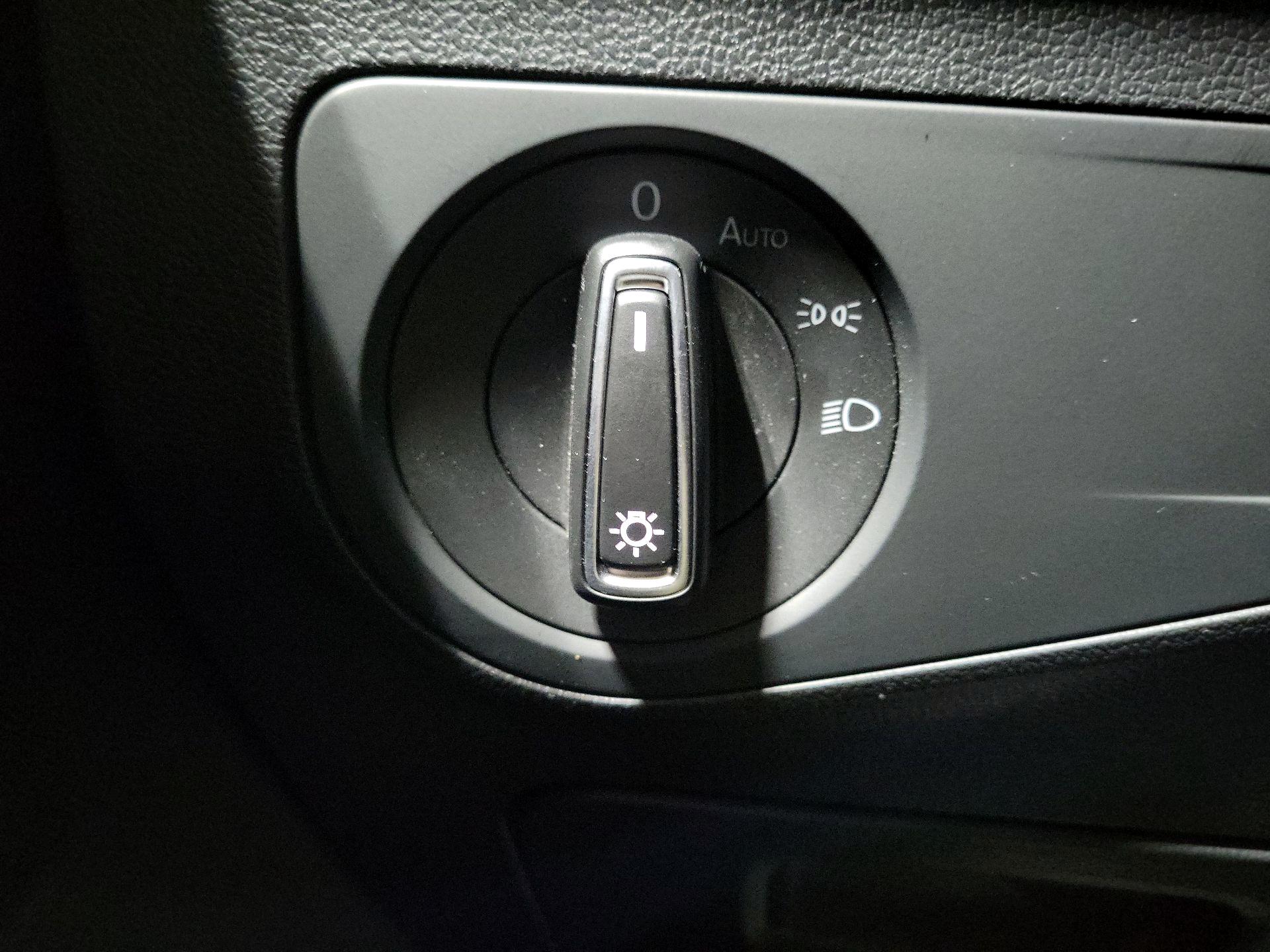 Thumbnail: 2023 Volkswagen Tiguan - 13