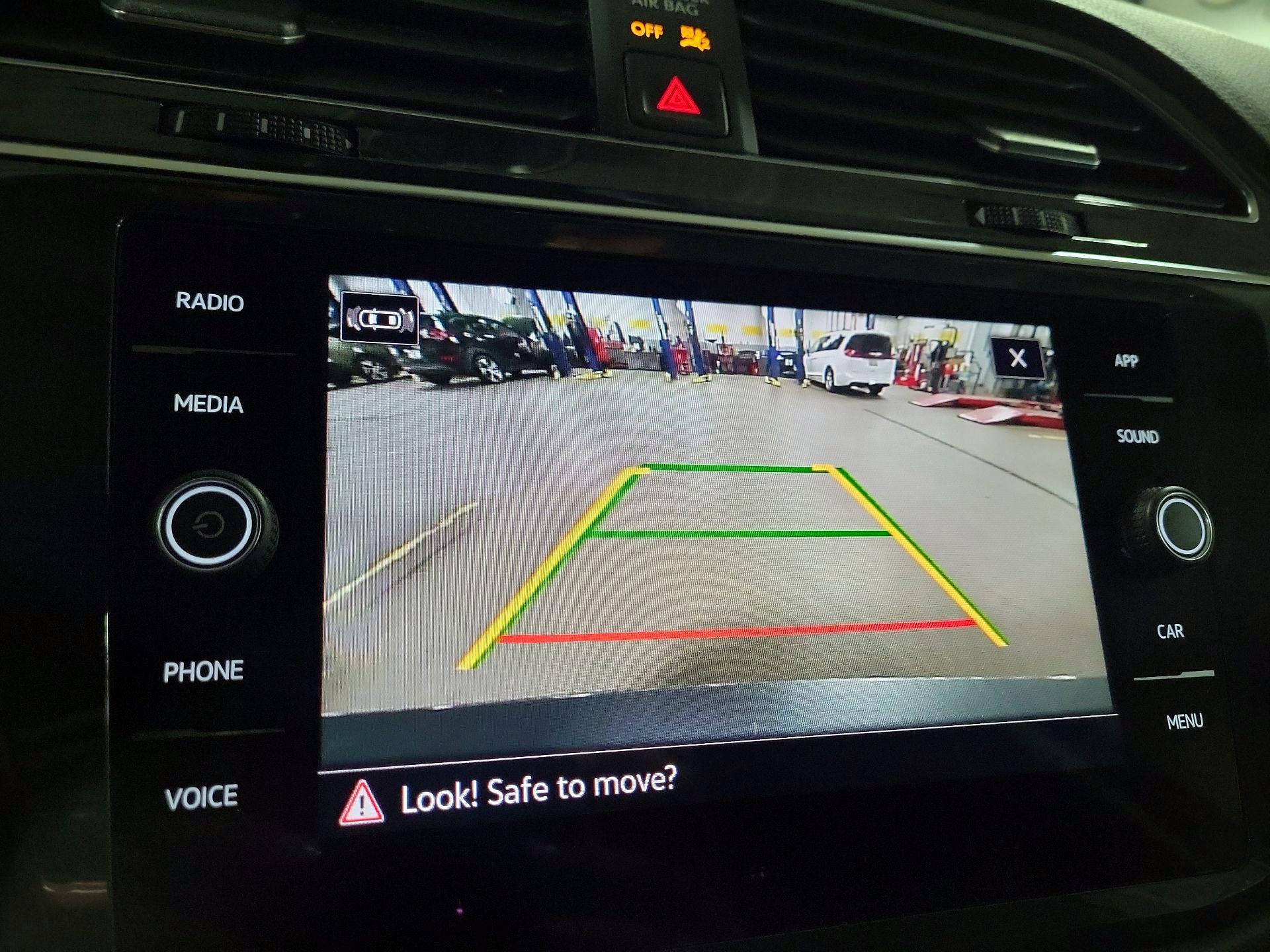 Thumbnail: 2023 Volkswagen Tiguan - 14