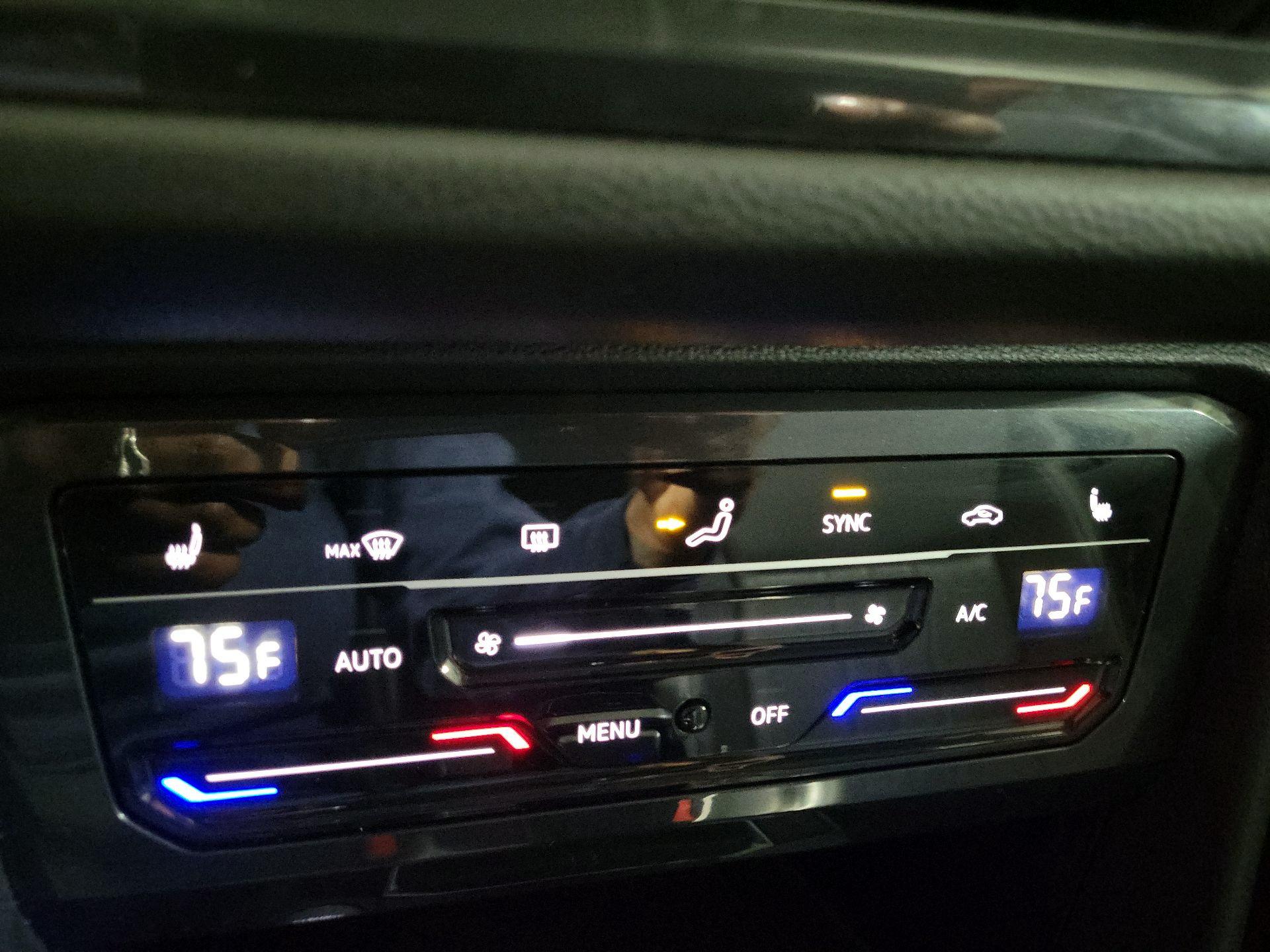 Thumbnail: 2023 Volkswagen Tiguan - 16