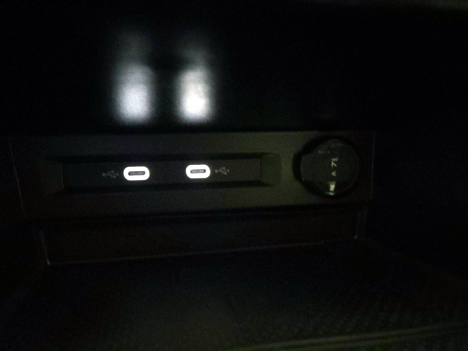 Thumbnail: 2023 Volkswagen Tiguan - 18