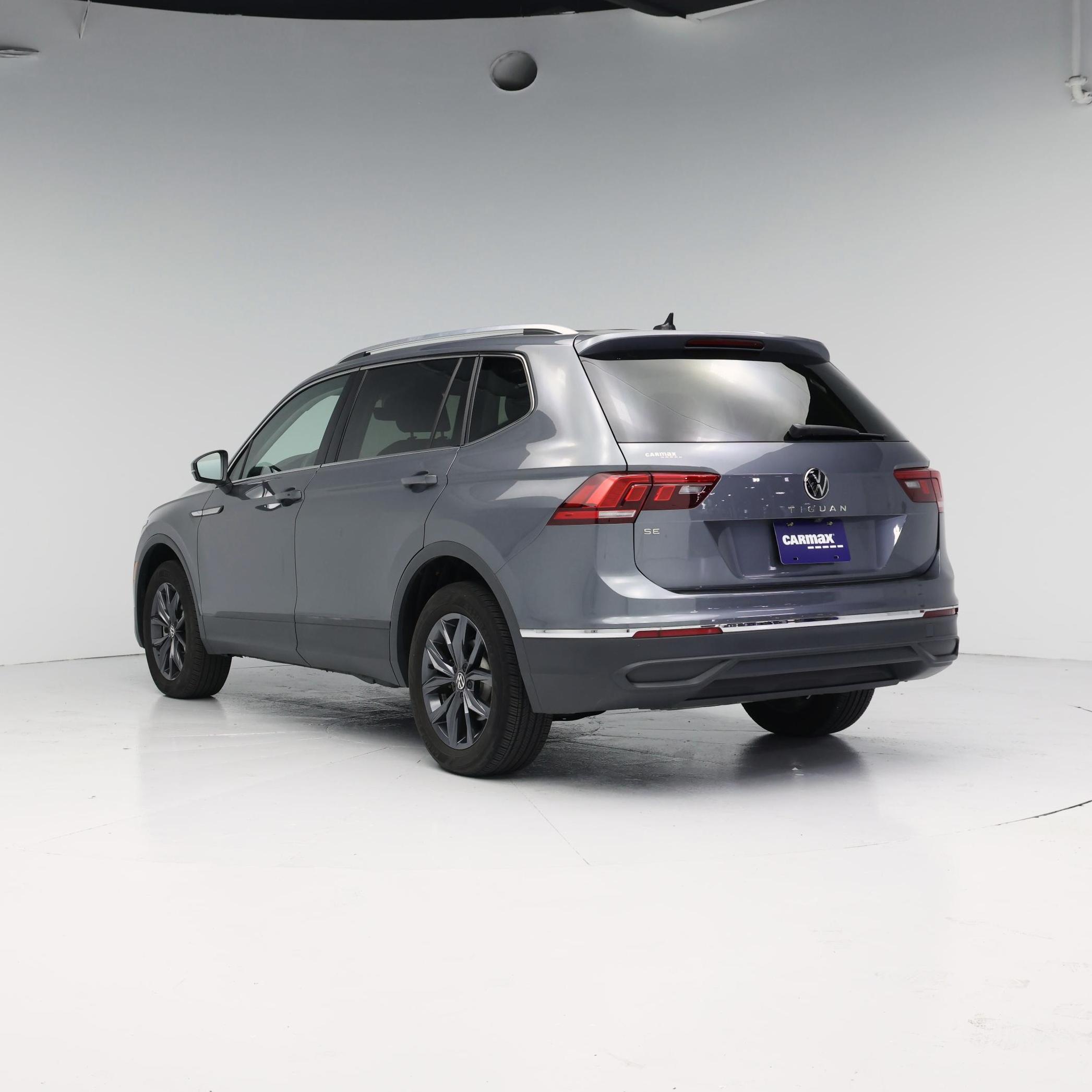 Thumbnail: 2023 Volkswagen Tiguan - 2