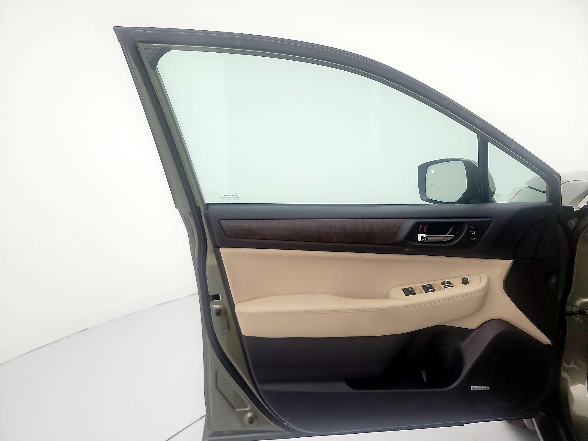 Thumbnail: 2016 Subaru Outback - 12