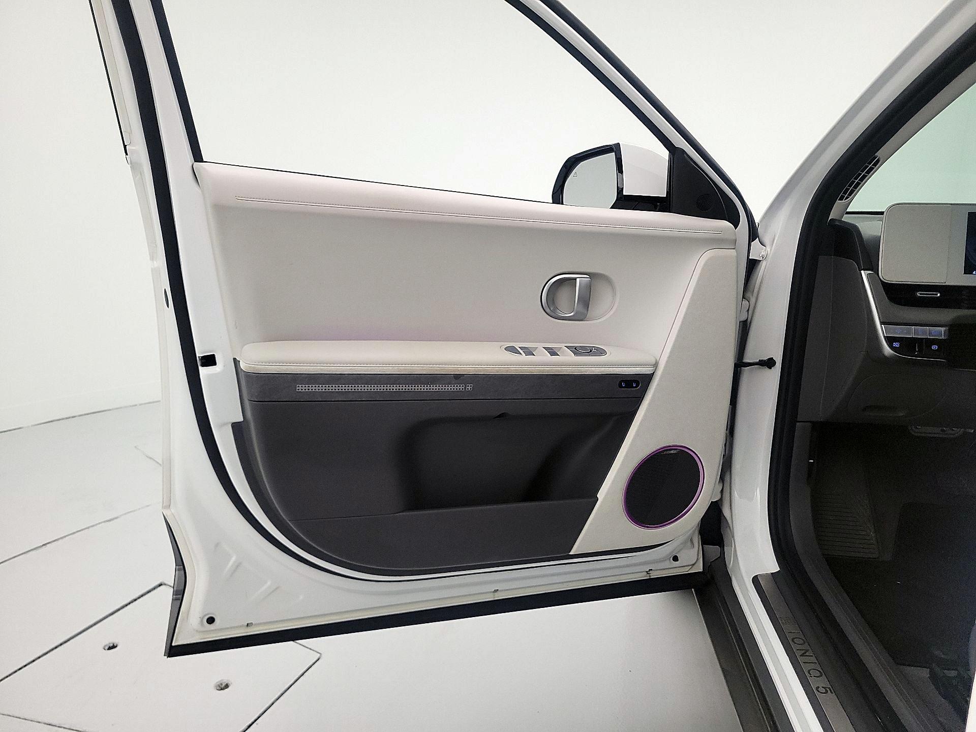 Thumbnail: 2023 Hyundai Ioniq 5 - 12