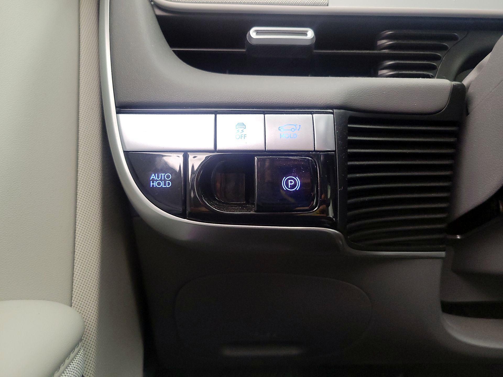 Thumbnail: 2023 Hyundai Ioniq 5 - 13