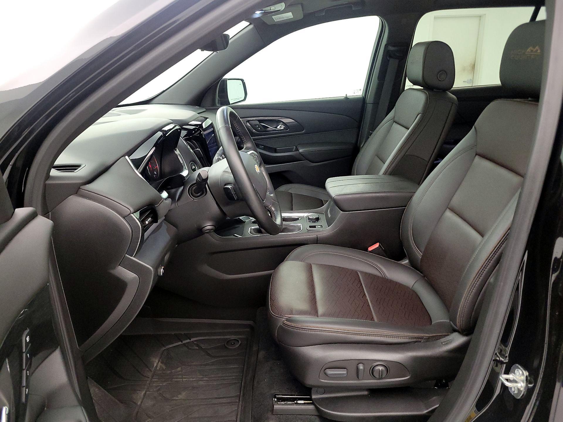 Thumbnail: 2023 Chevrolet Traverse - 11