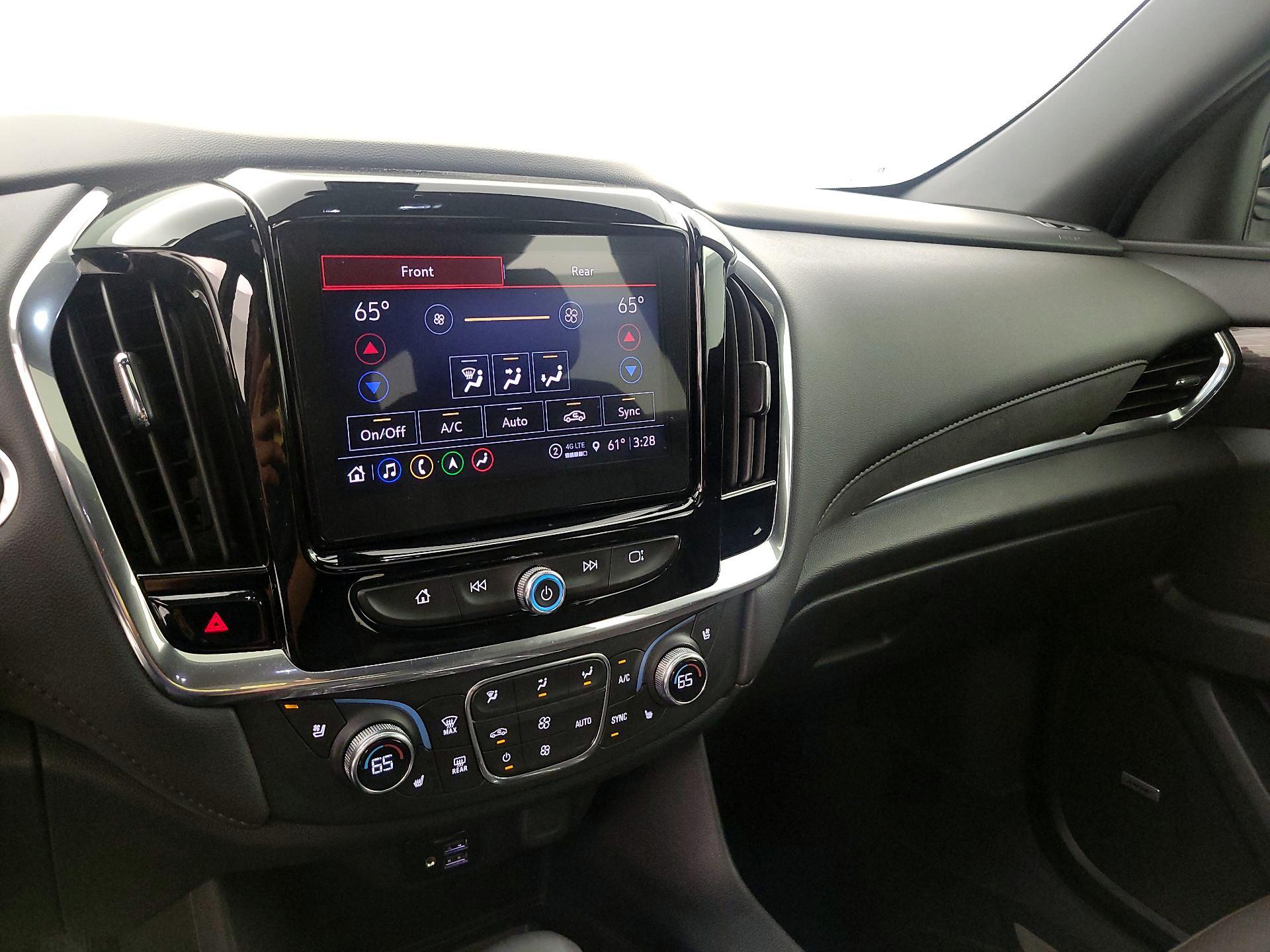 Thumbnail: 2023 Chevrolet Traverse - 17