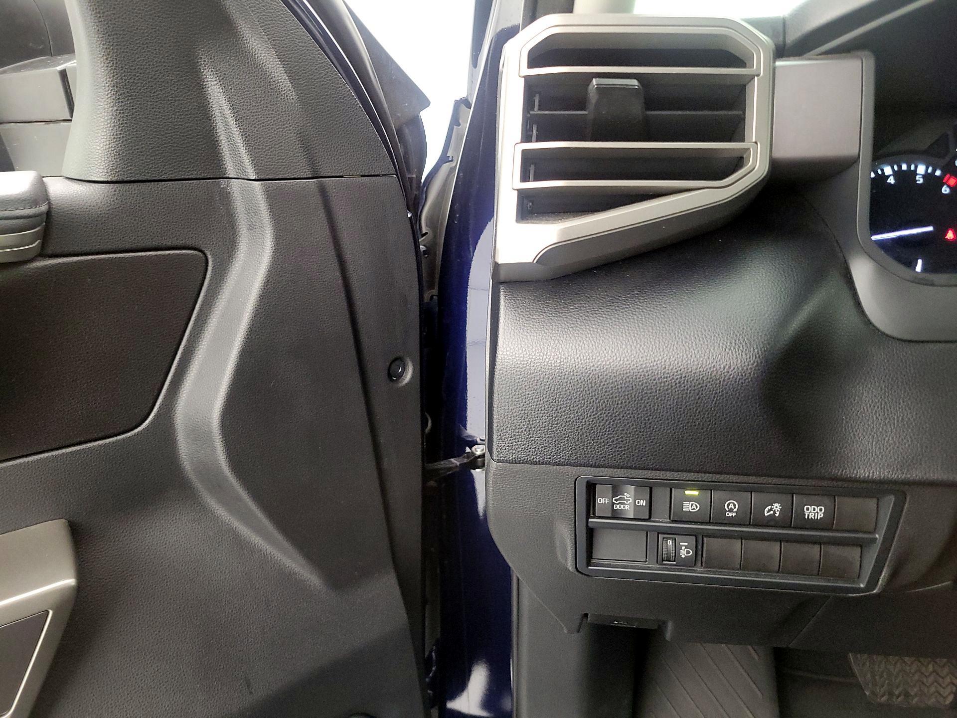 Thumbnail: 2022 Toyota Tundra - 13