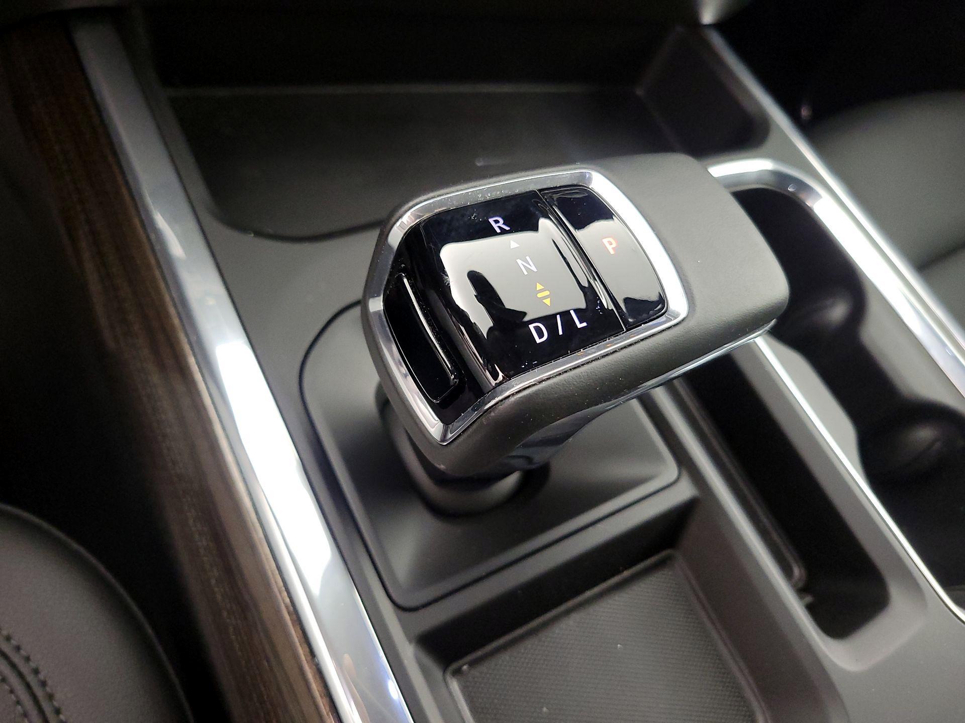 Thumbnail: 2024 Chevrolet Silverado 1500 - 18