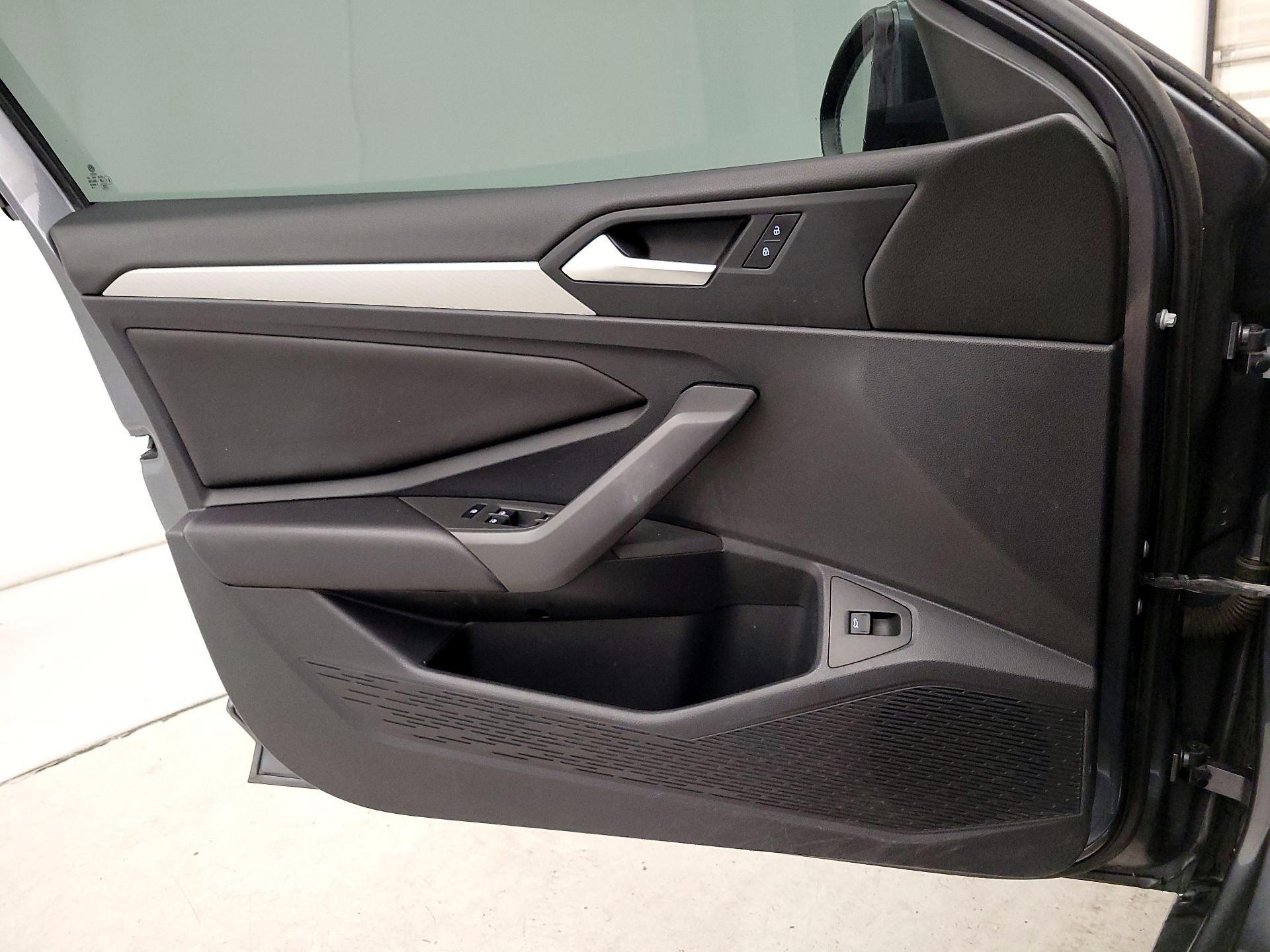 Thumbnail: 2019 Volkswagen Jetta - 12