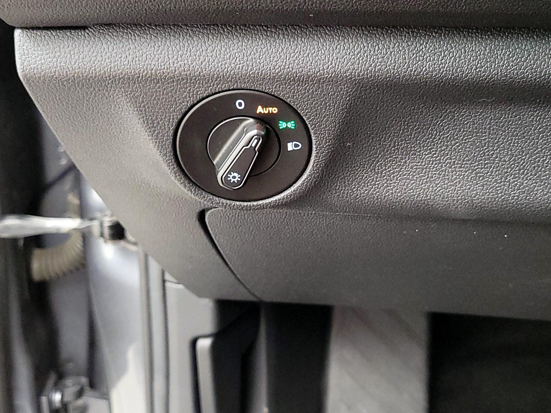 Thumbnail: 2019 Volkswagen Jetta - 13