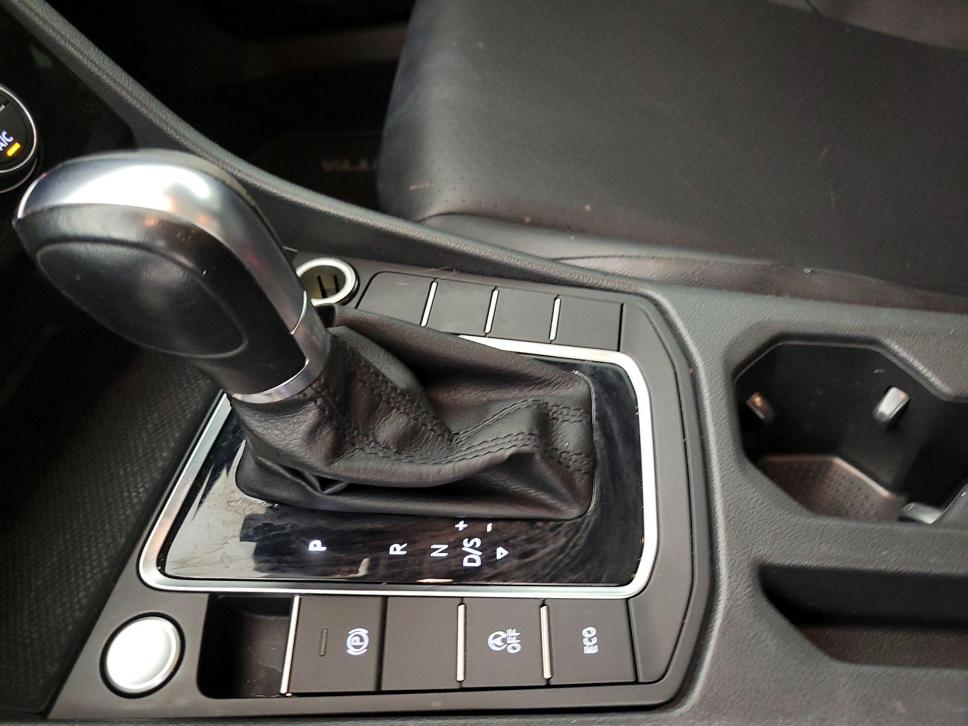 Thumbnail: 2019 Volkswagen Jetta - 17