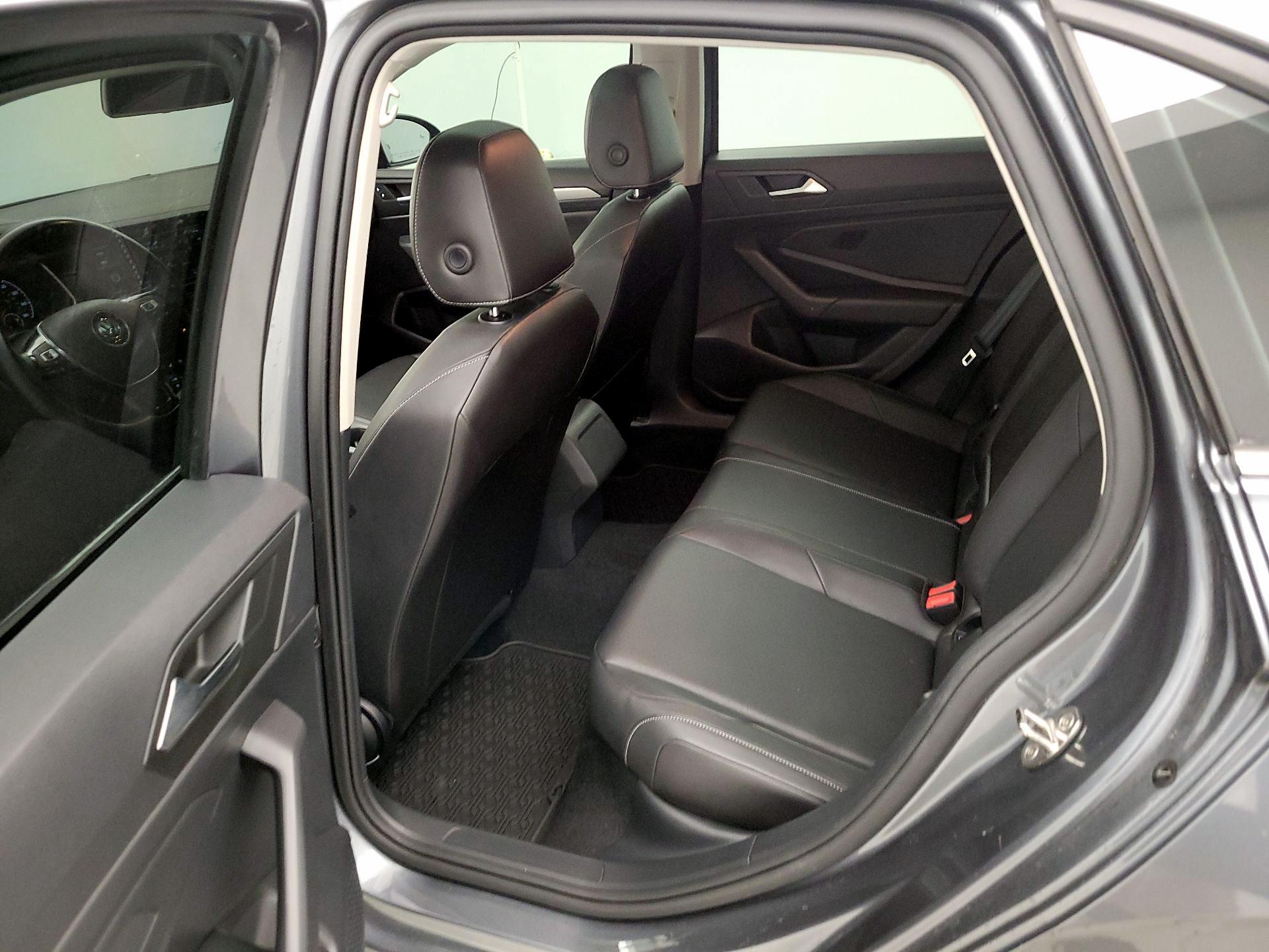 Thumbnail: 2019 Volkswagen Jetta - 20