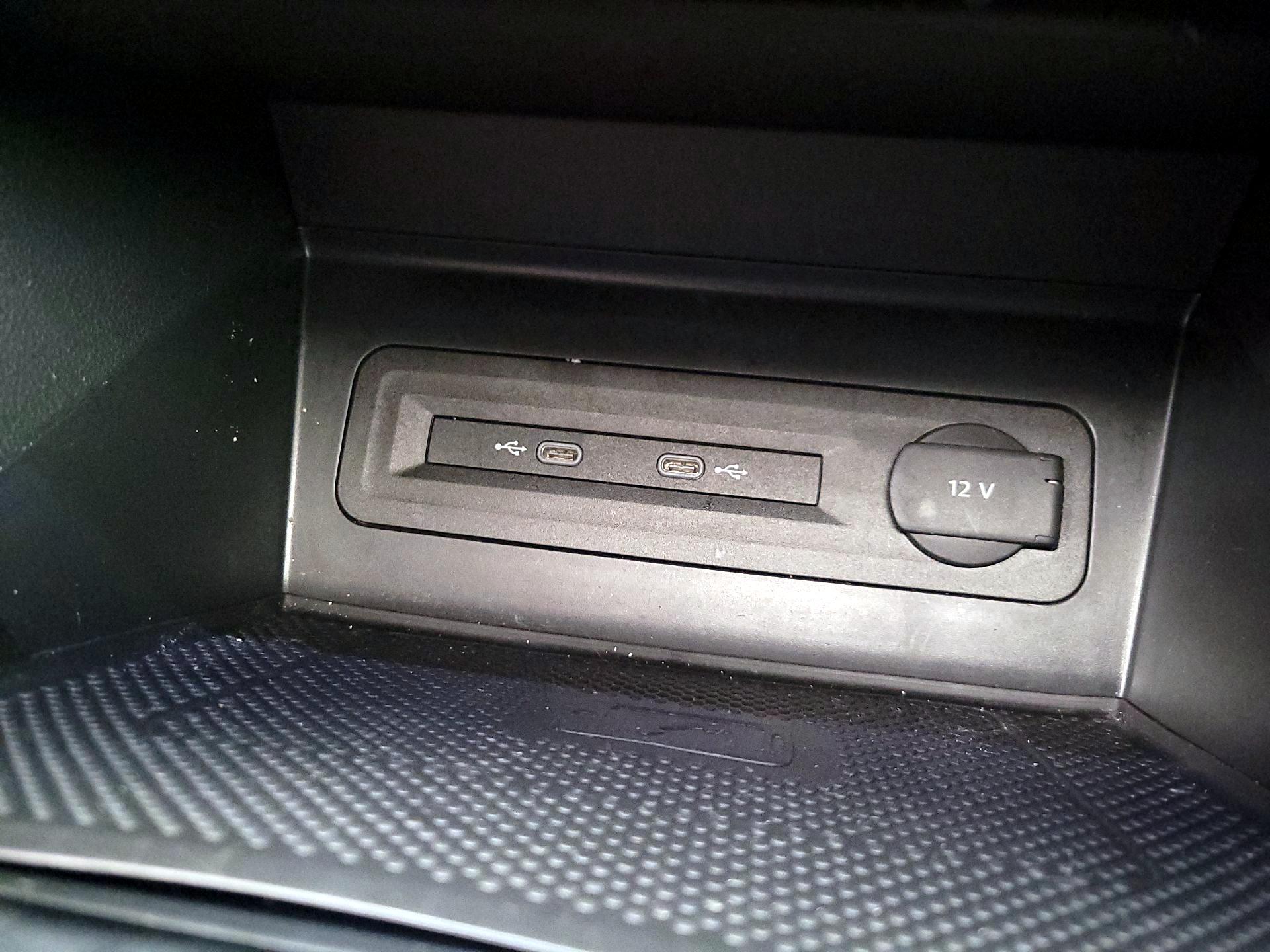 Thumbnail: 2022 Volkswagen Atlas - 18