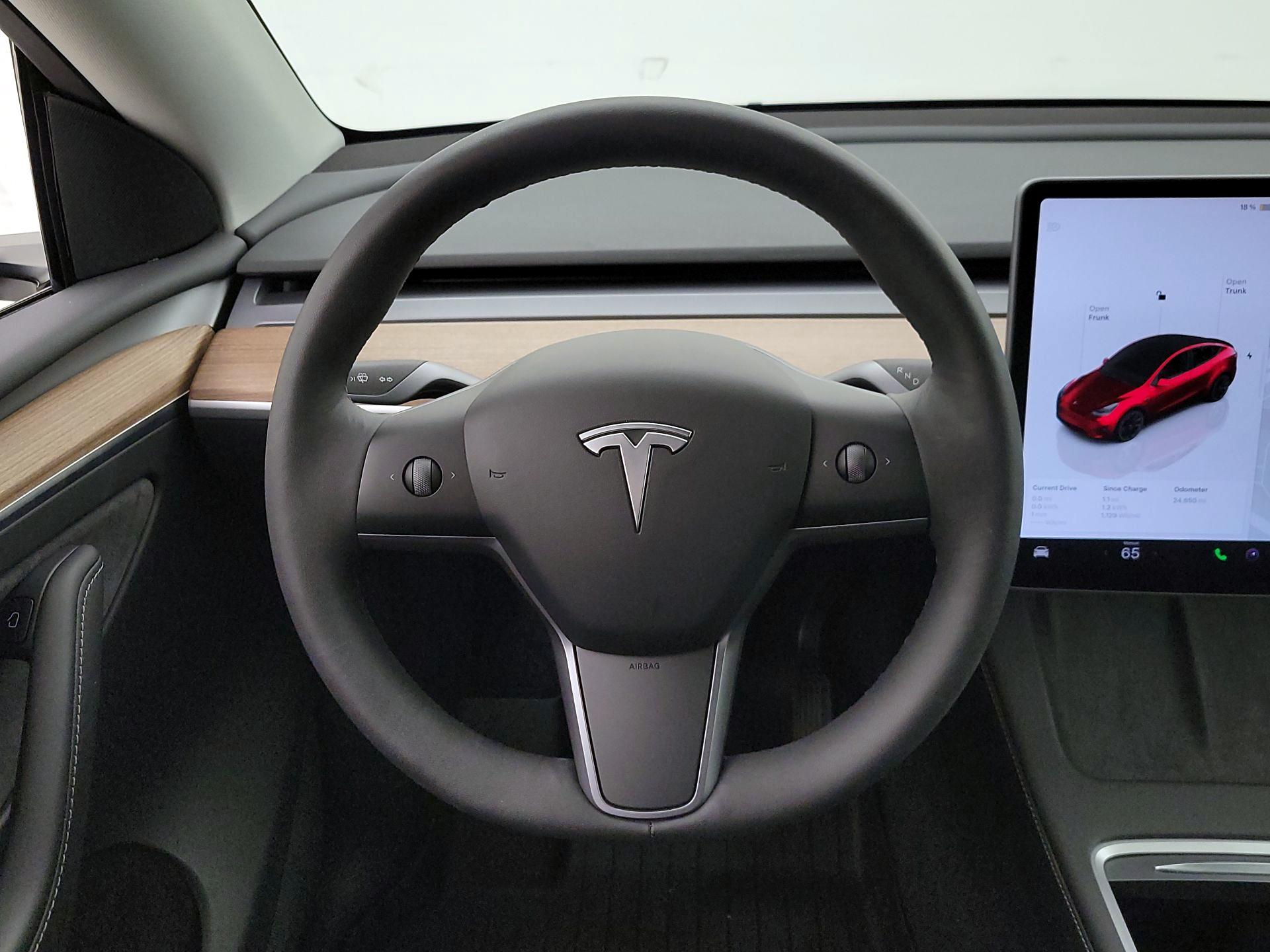 Thumbnail: 2023 Tesla Model Y - 10