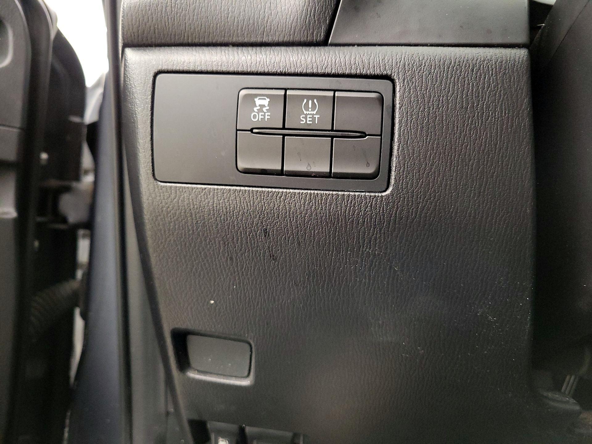 Thumbnail: 2015 Mazda Mazda3 - 13