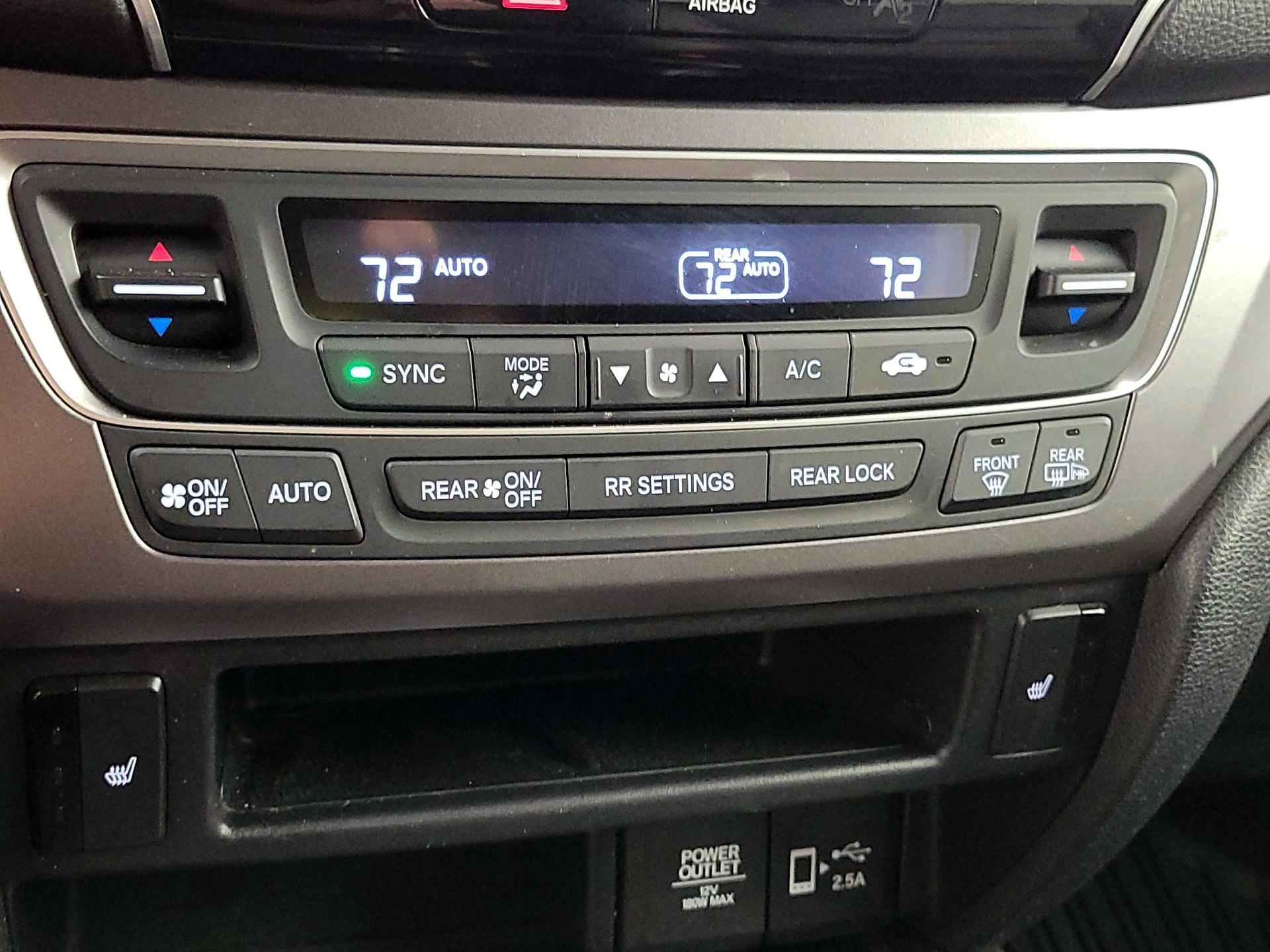 Thumbnail: 2019 Honda Pilot - 16