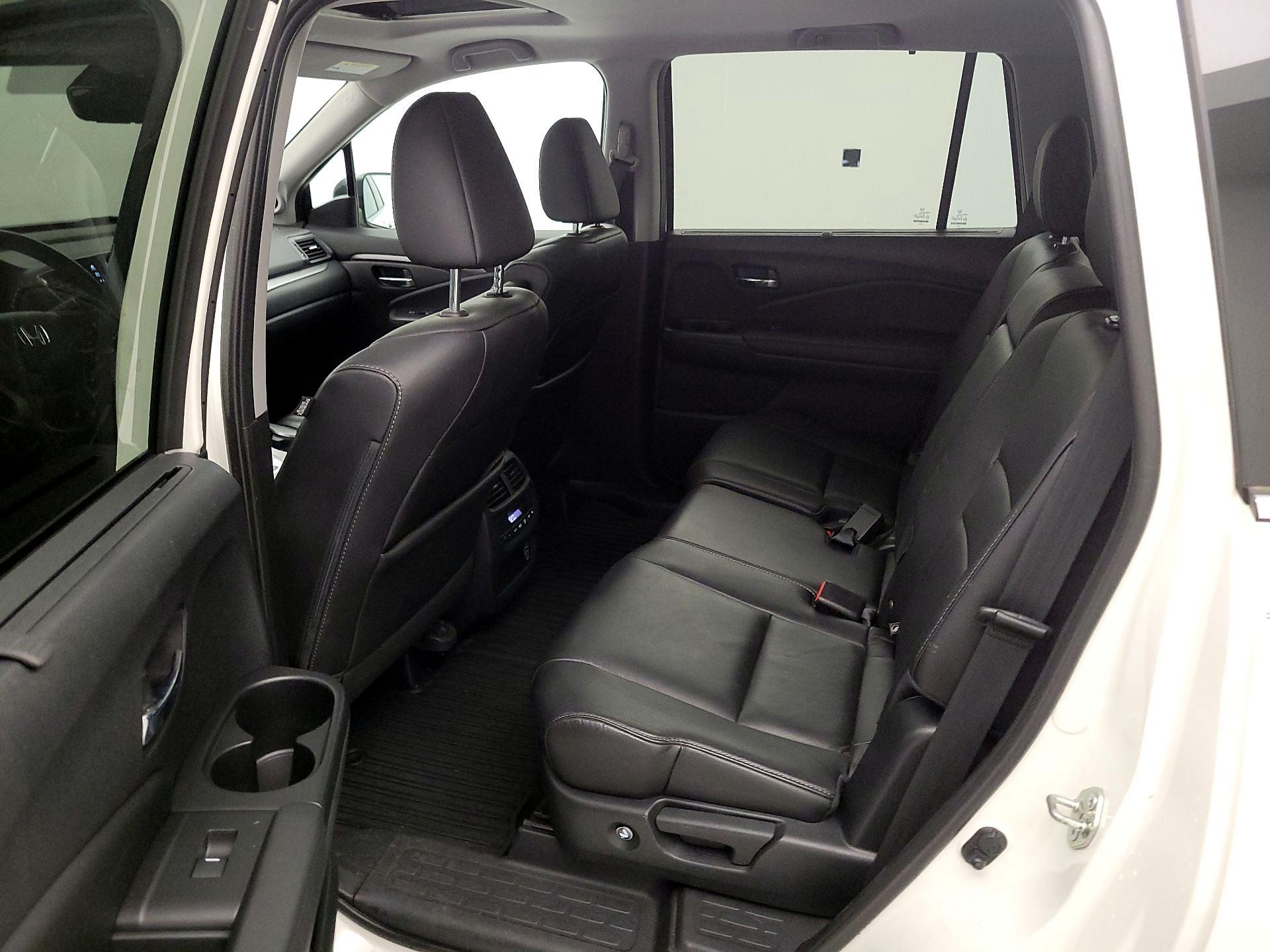 Thumbnail: 2019 Honda Pilot - 20