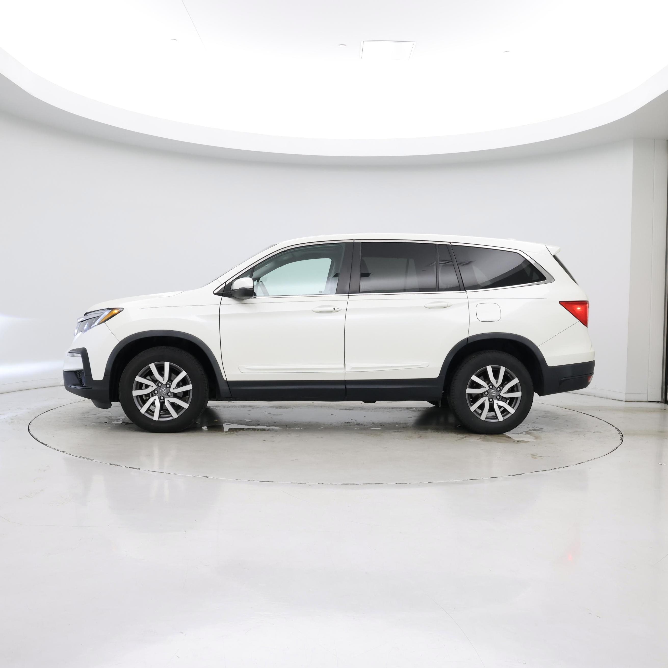 Thumbnail: 2019 Honda Pilot - 3