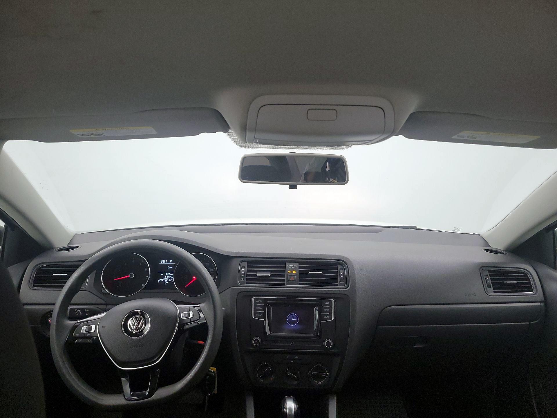 Thumbnail: 2016 Volkswagen Jetta - 9