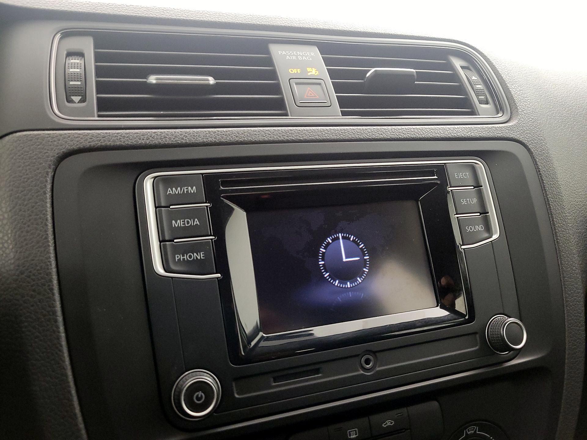 Thumbnail: 2016 Volkswagen Jetta - 14