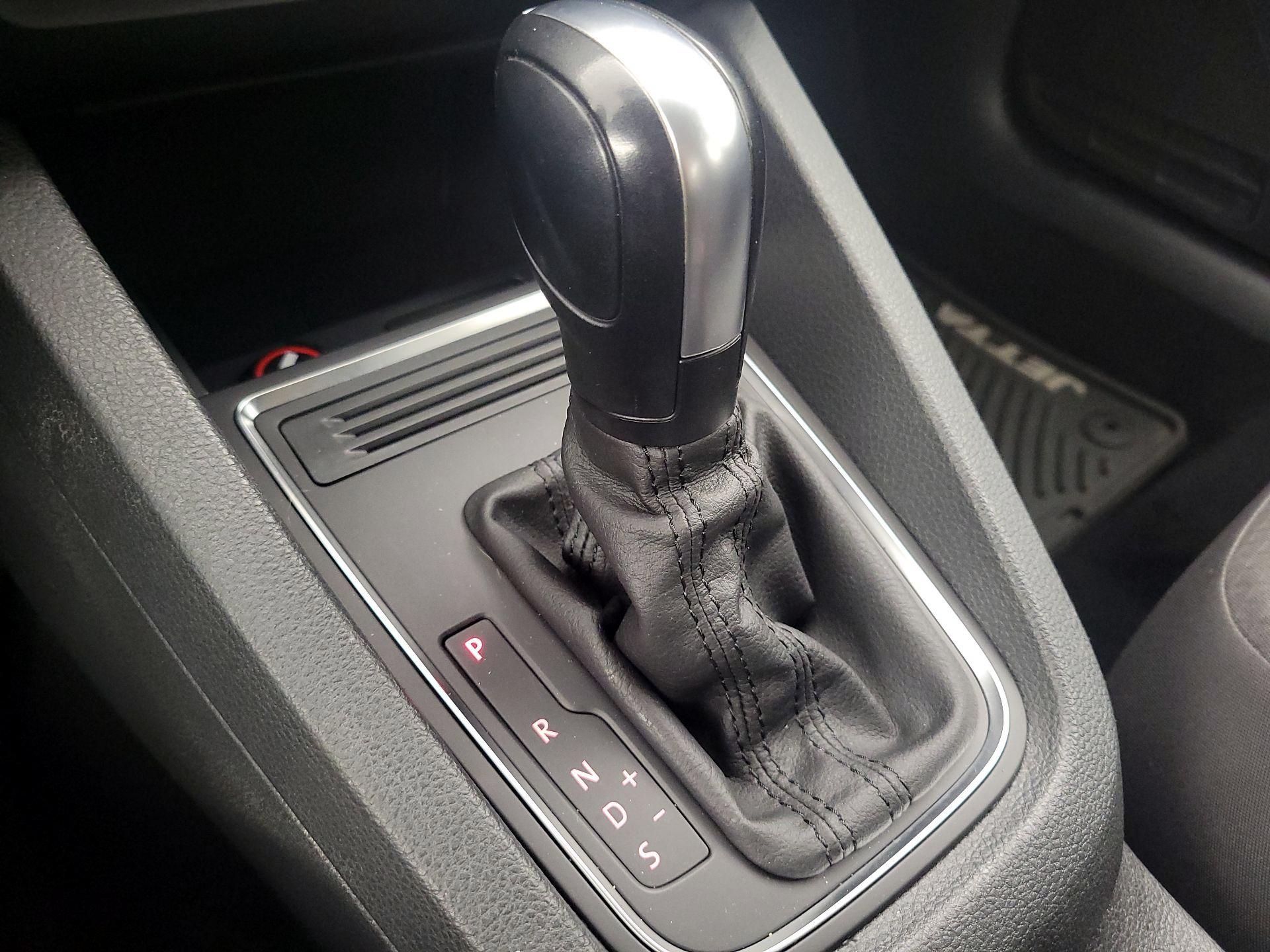 Thumbnail: 2016 Volkswagen Jetta - 16