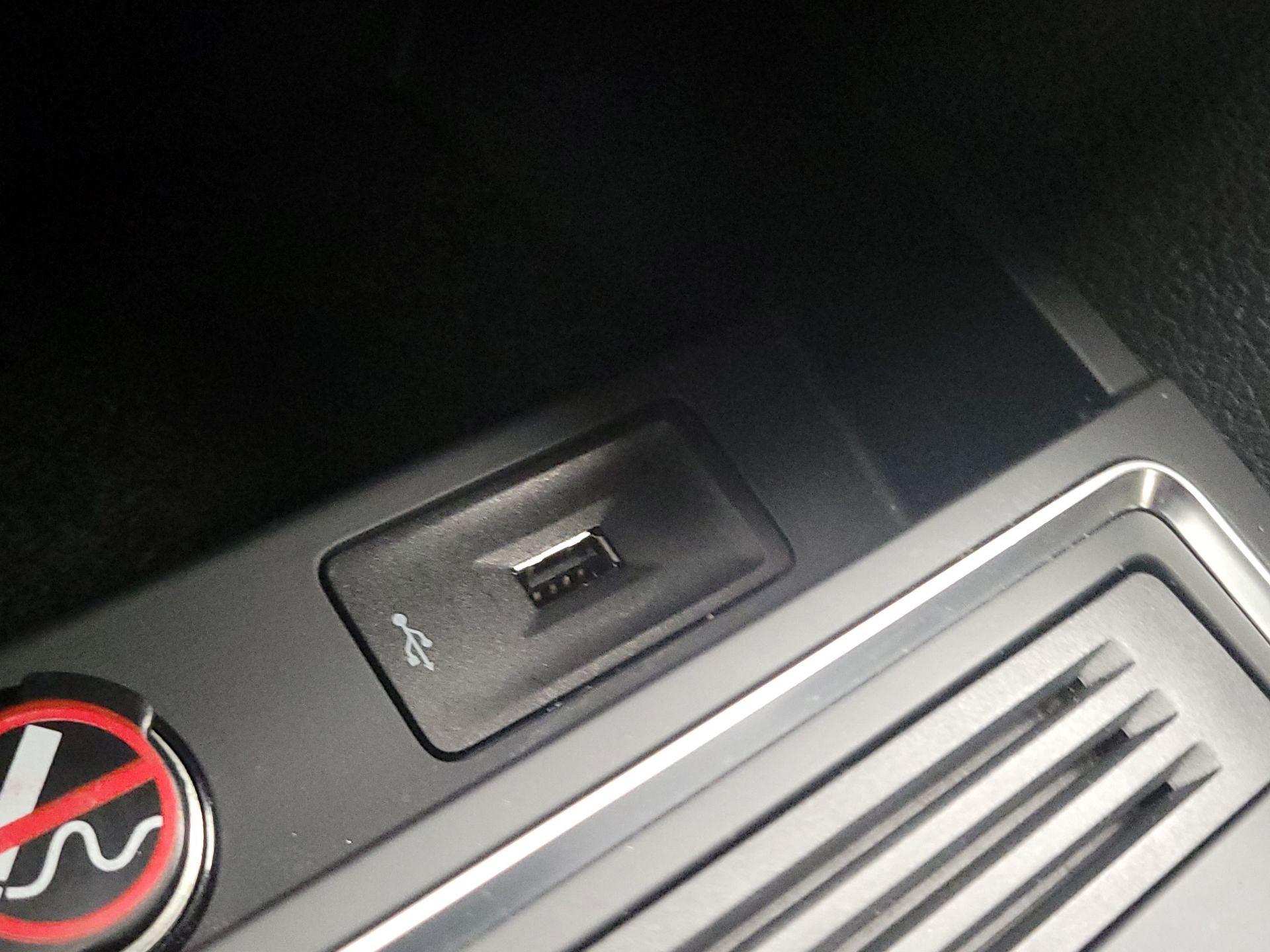 Thumbnail: 2016 Volkswagen Jetta - 17