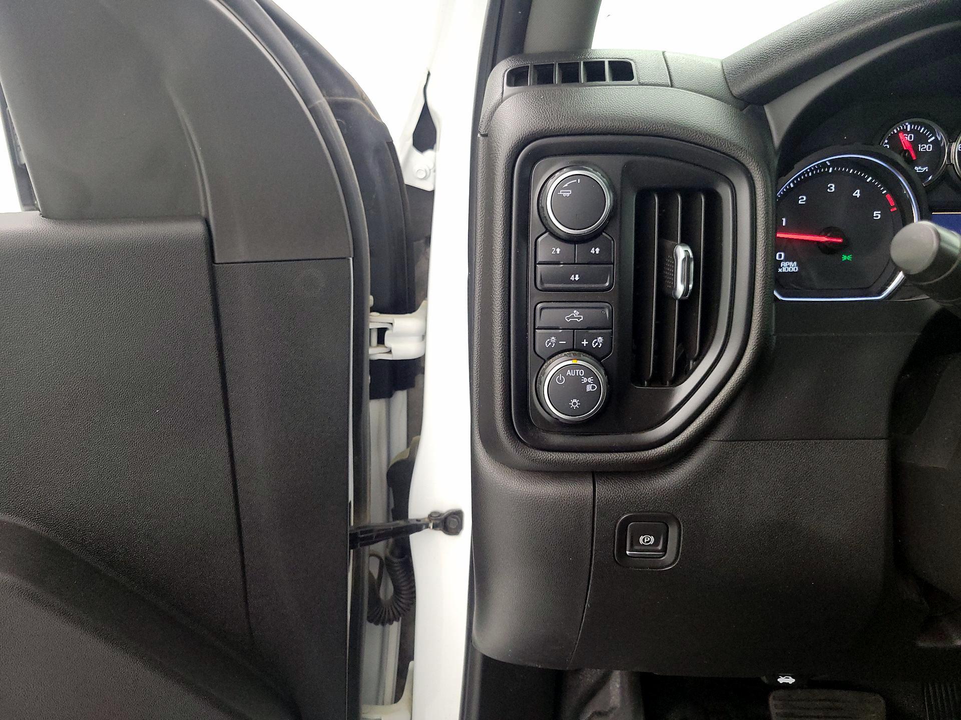 Thumbnail: 2021 Chevrolet Silverado 2500 - 13