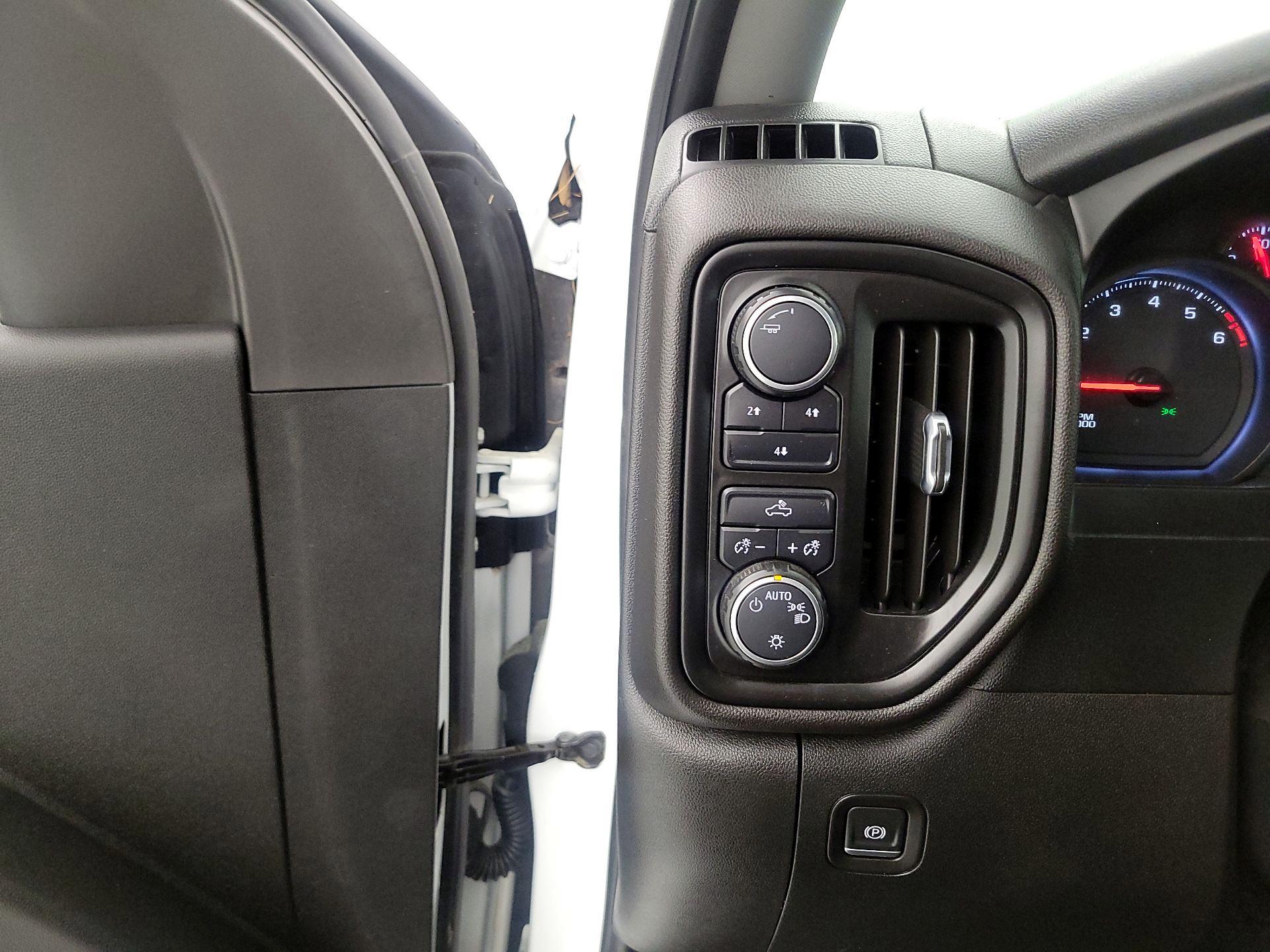 Thumbnail: 2021 Chevrolet Silverado 2500 - 13