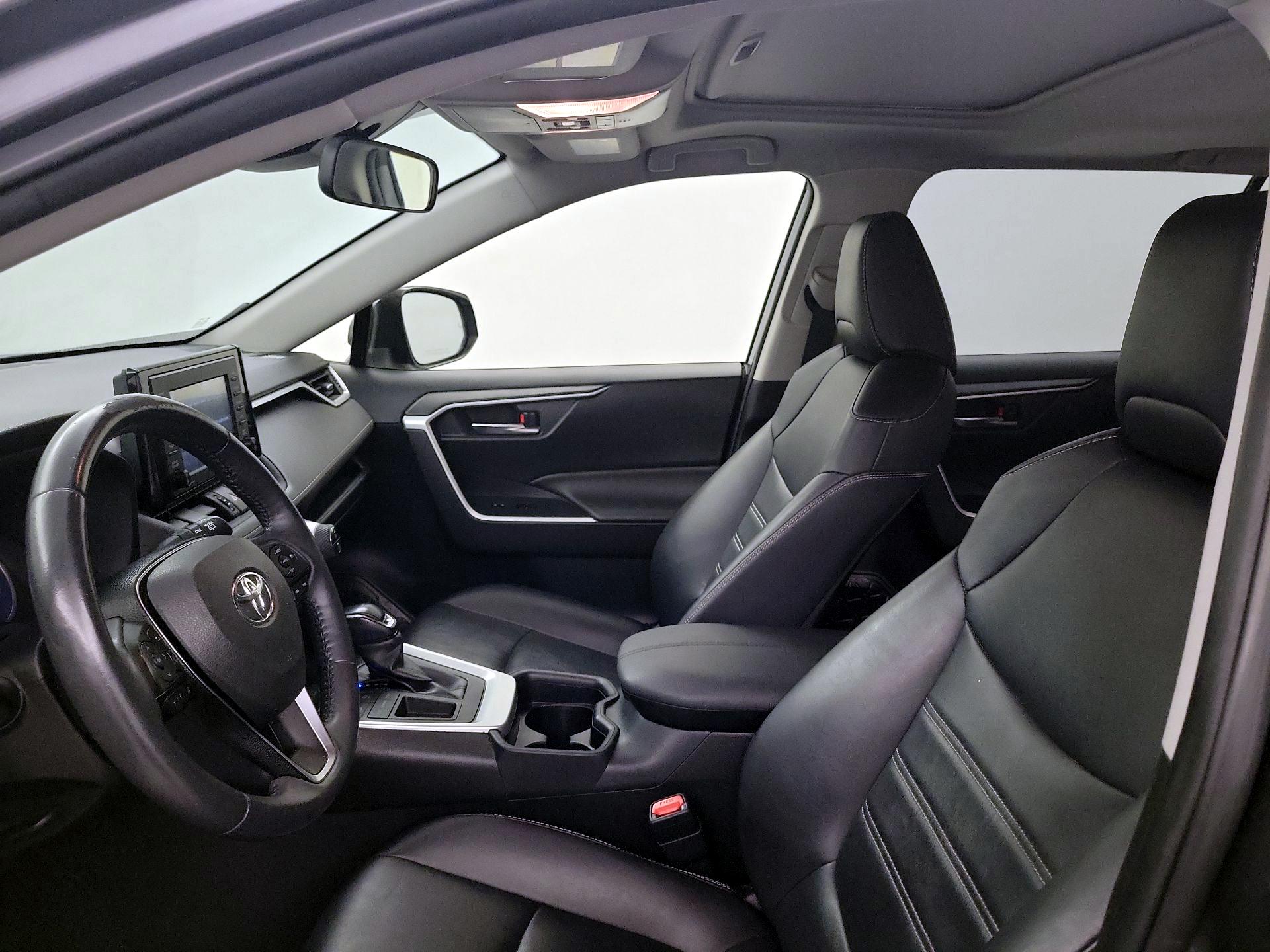 Thumbnail: 2020 Toyota RAV4 - 11