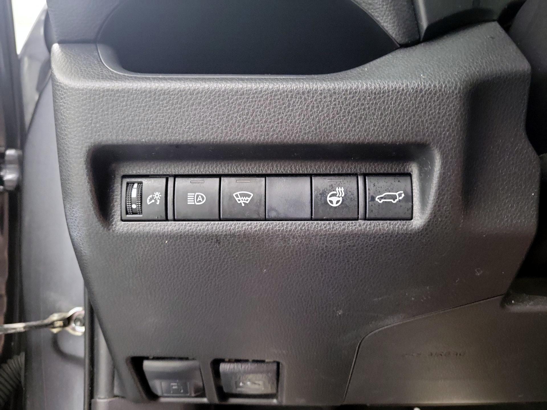 Thumbnail: 2020 Toyota RAV4 - 13