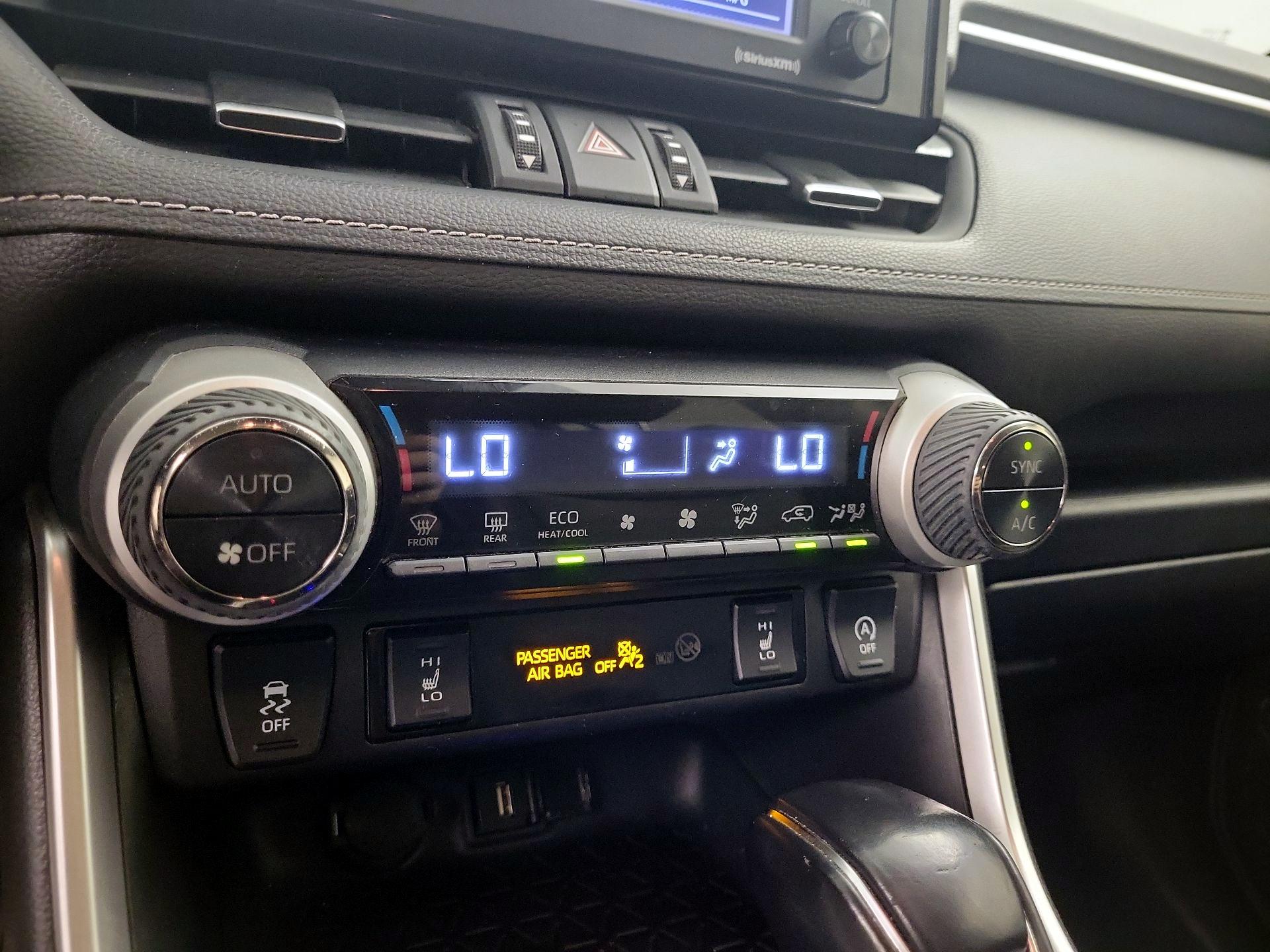 Thumbnail: 2020 Toyota RAV4 - 16