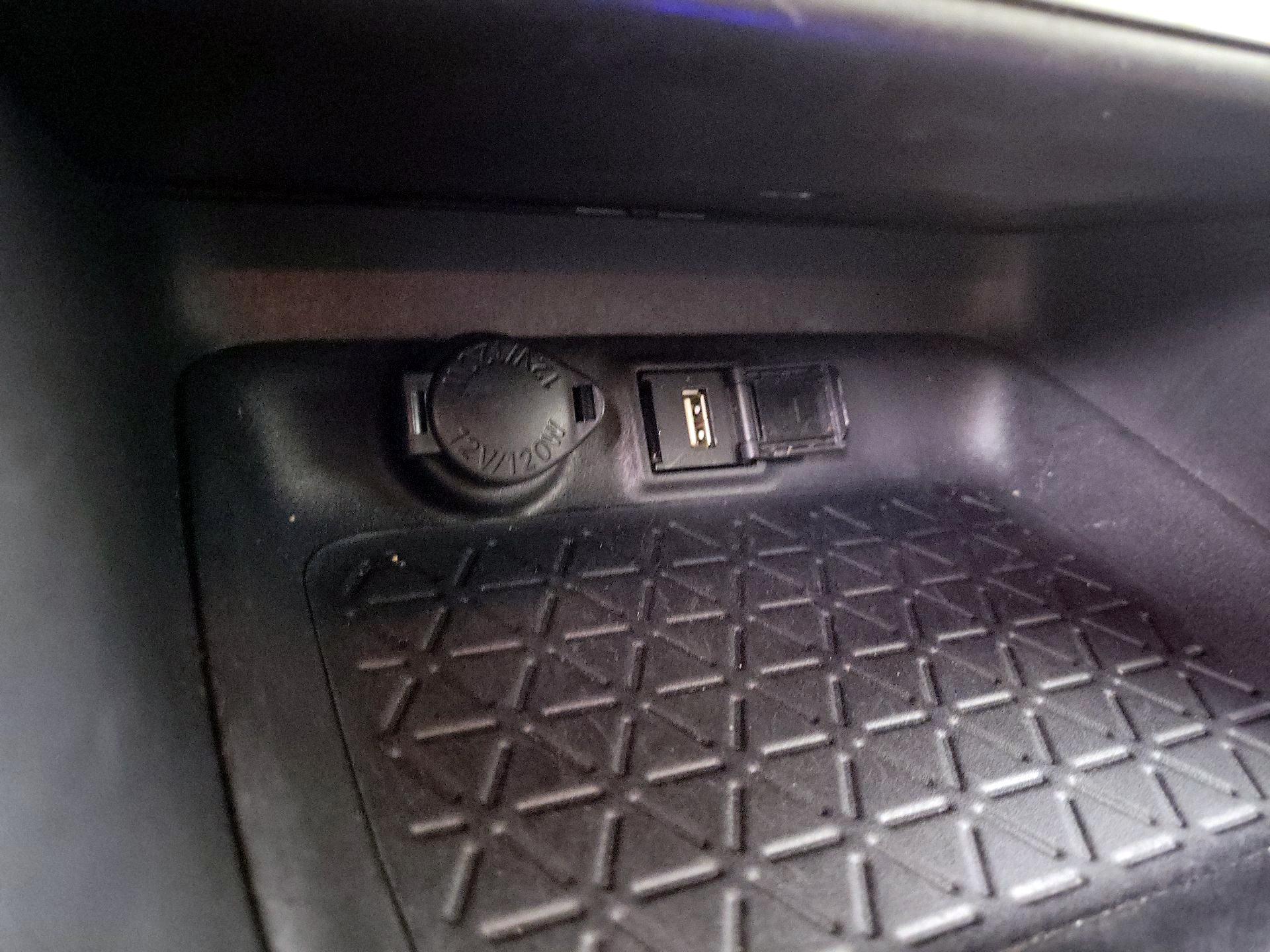 Thumbnail: 2020 Toyota RAV4 - 18