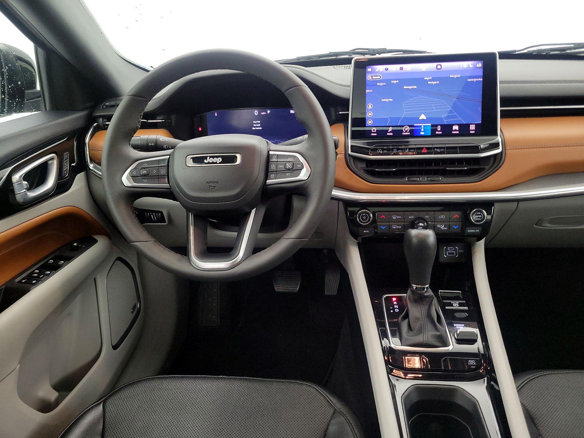 Thumbnail: 2023 Jeep Compass - 10