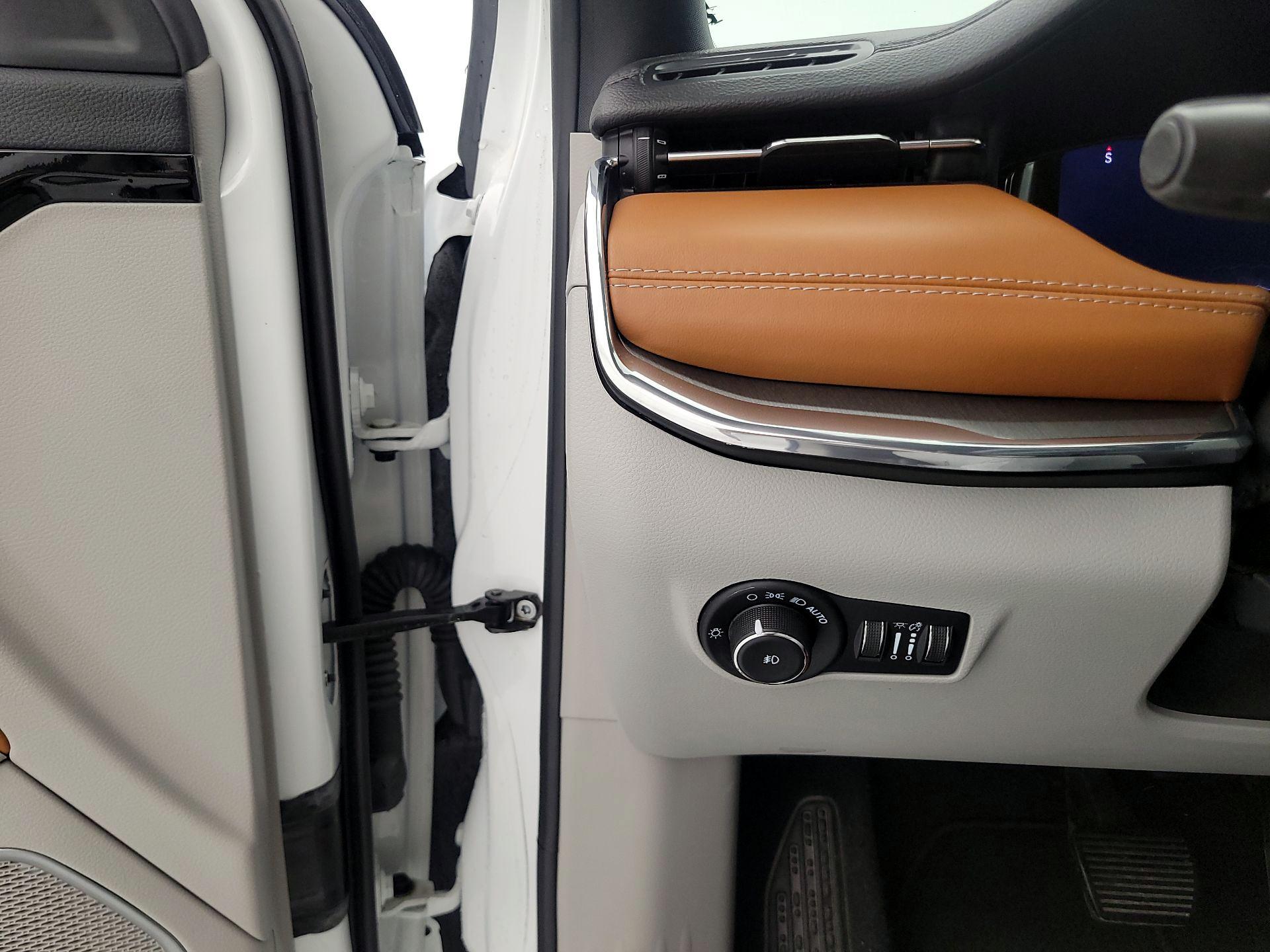 Thumbnail: 2023 Jeep Compass - 13