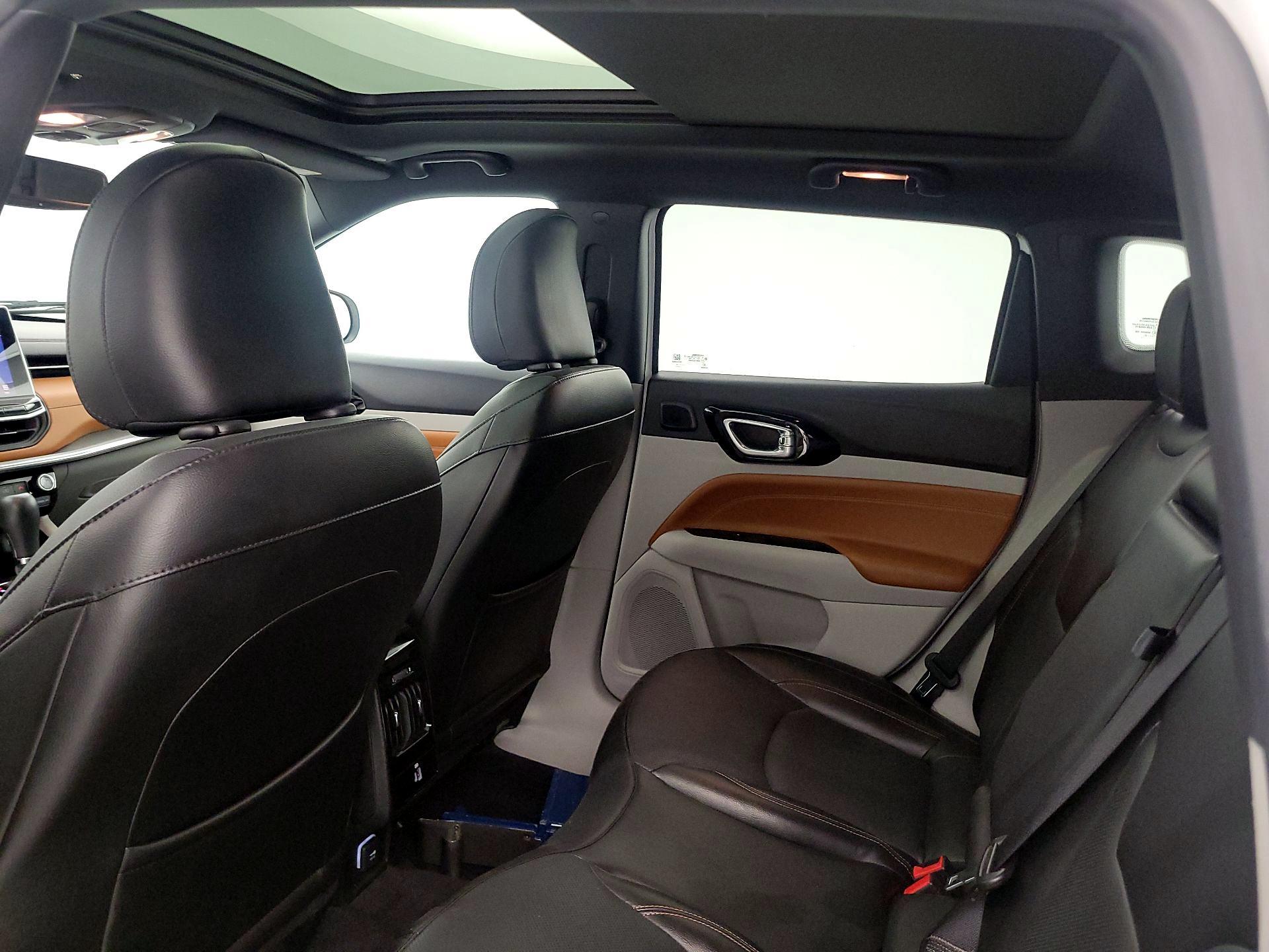 Thumbnail: 2023 Jeep Compass - 20