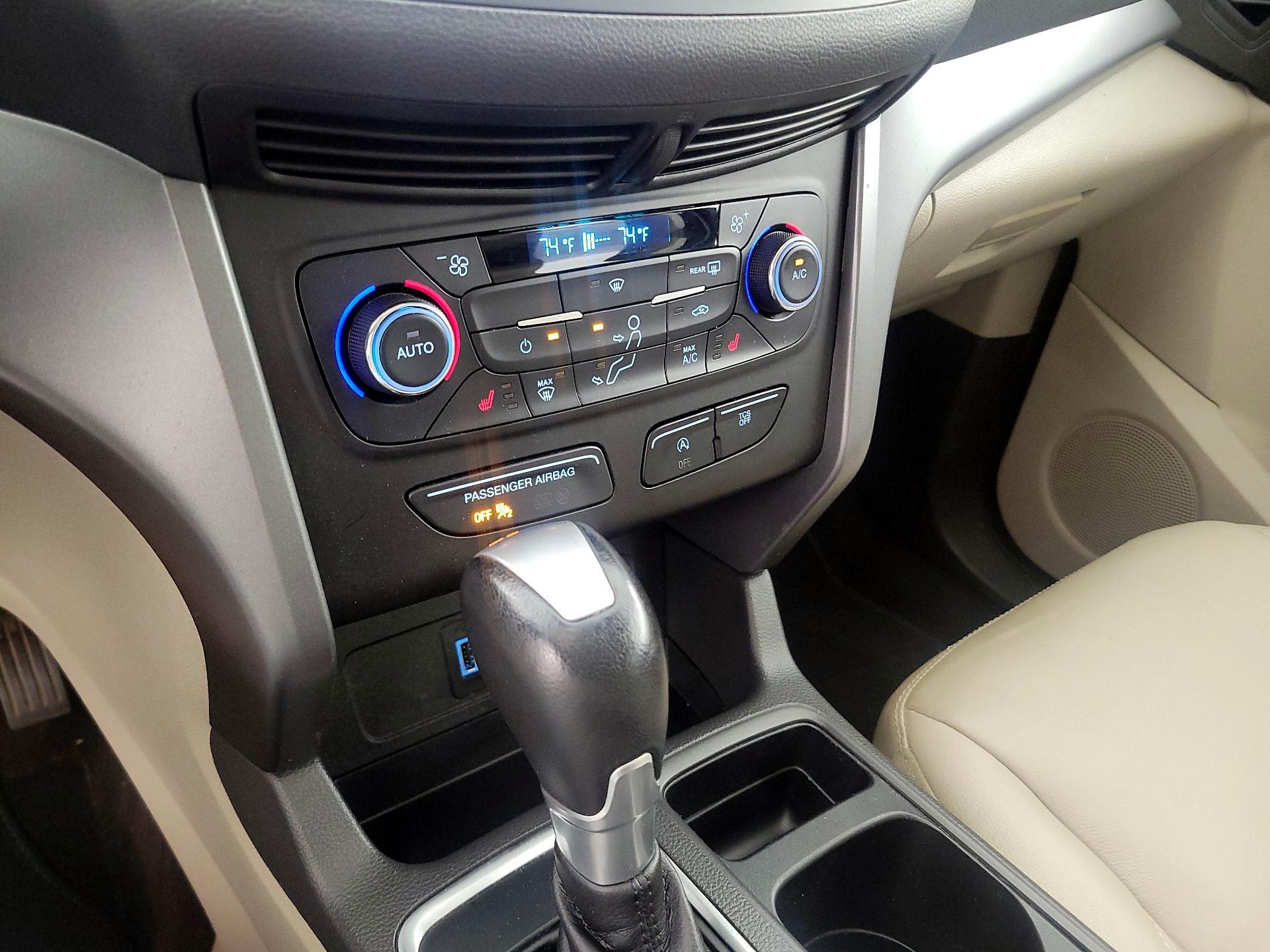 Thumbnail: 2017 Ford Escape - 16