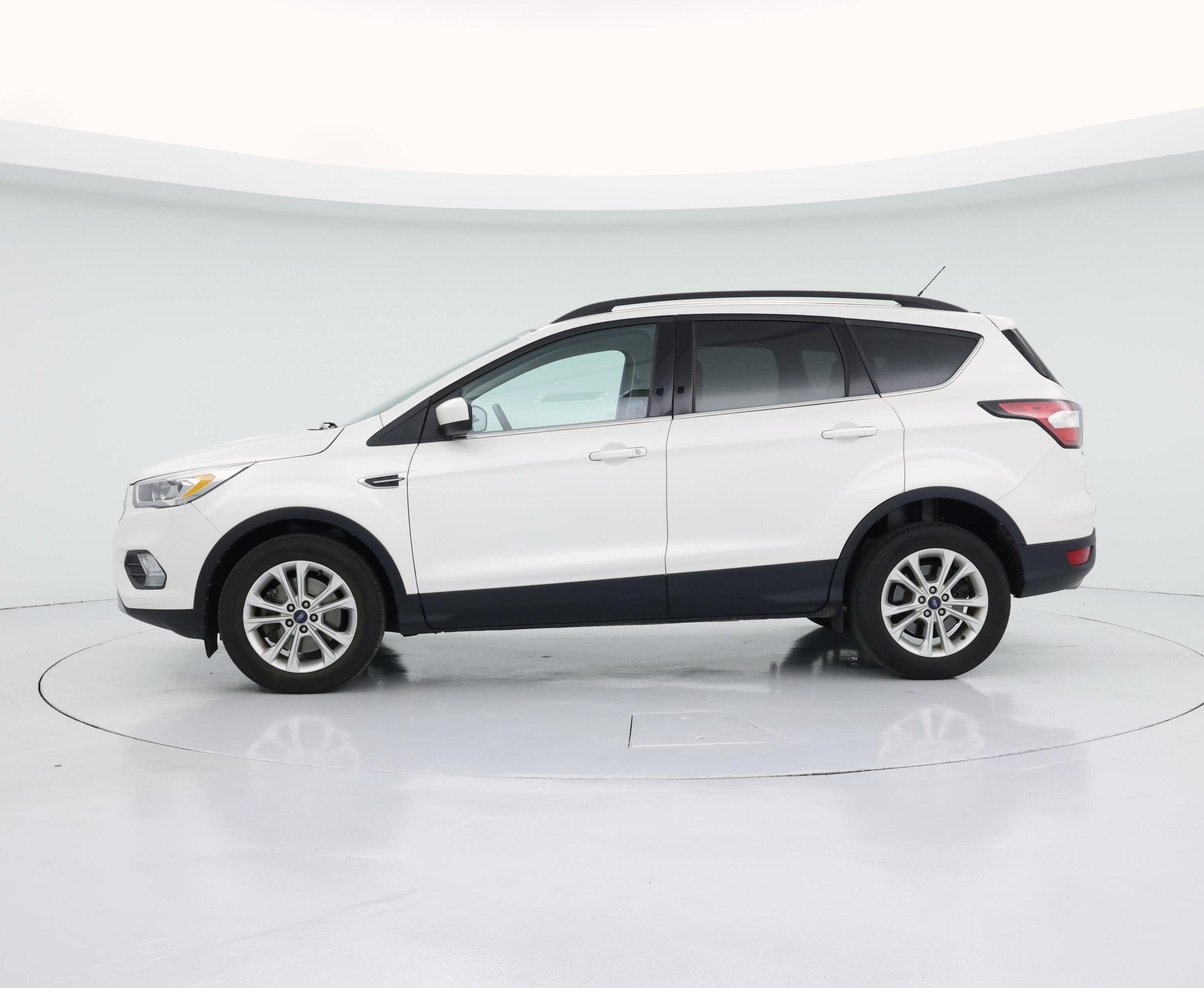 Thumbnail: 2017 Ford Escape - 3