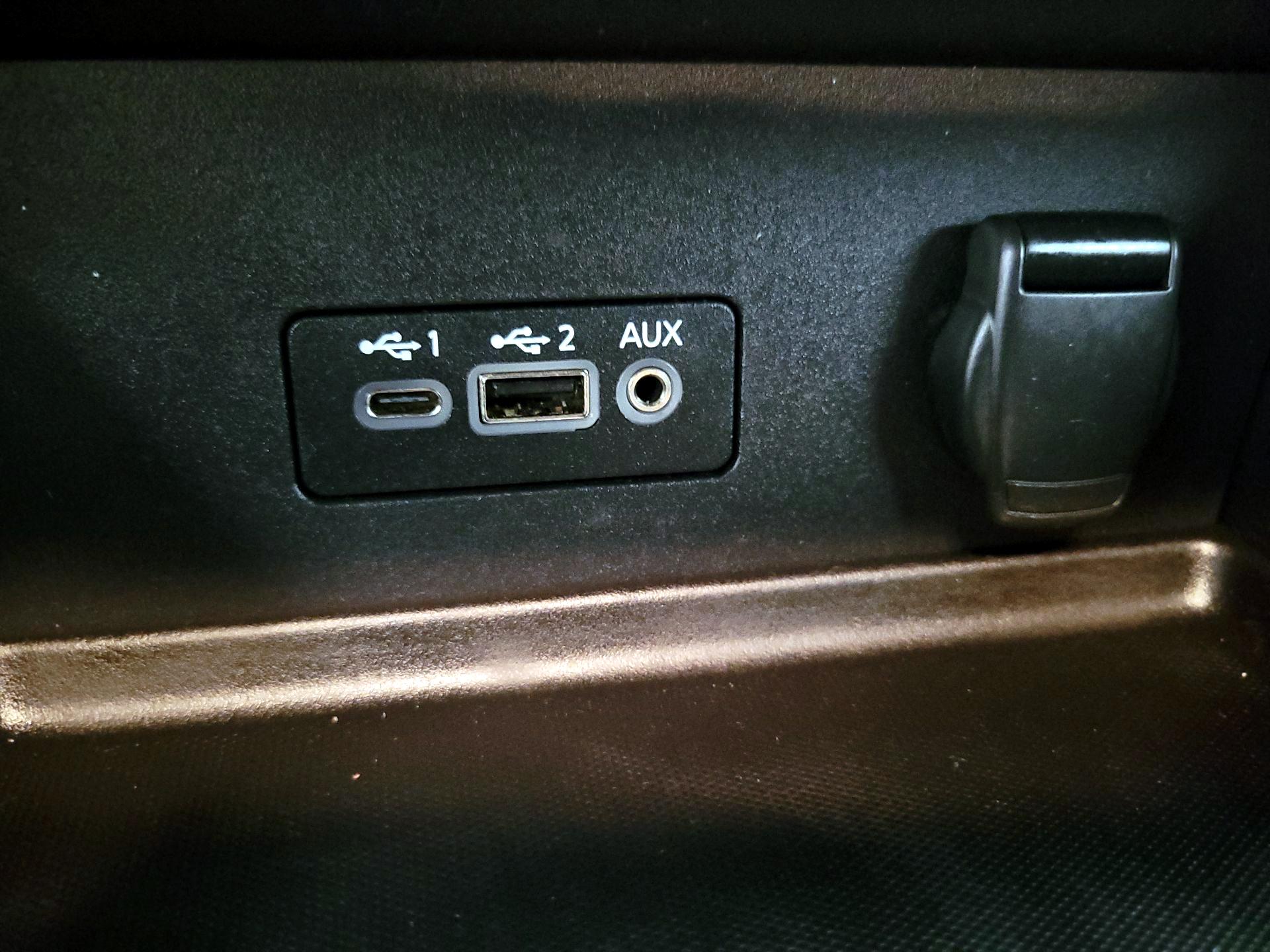 Thumbnail: 2021 Nissan Sentra - 18