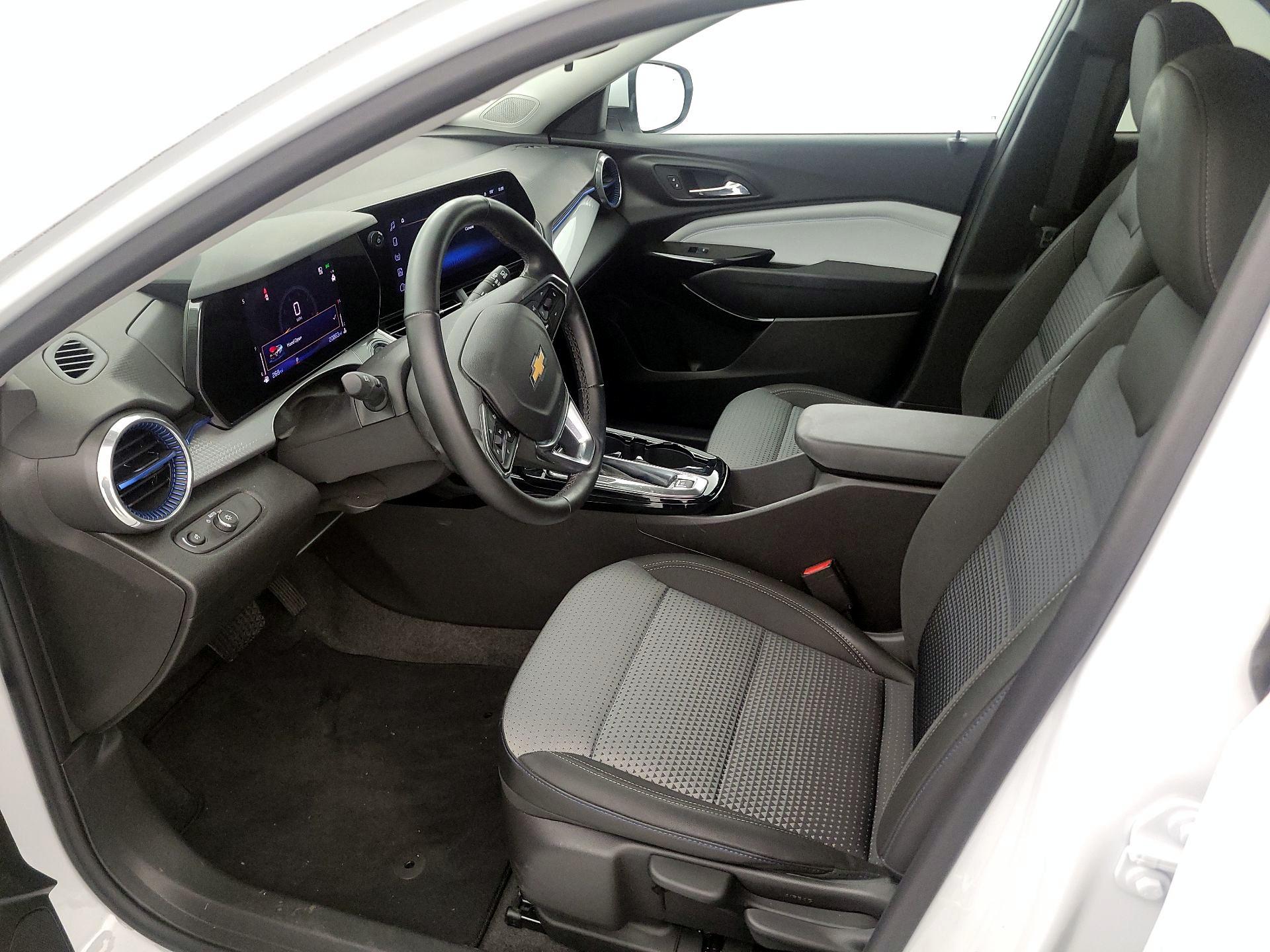 Thumbnail: 2025 Chevrolet Trax - 11