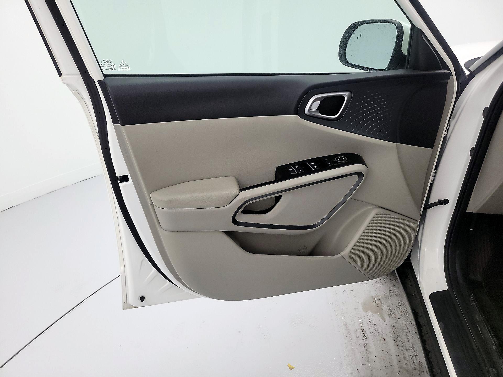 Thumbnail: 2022 Kia Soul - 12