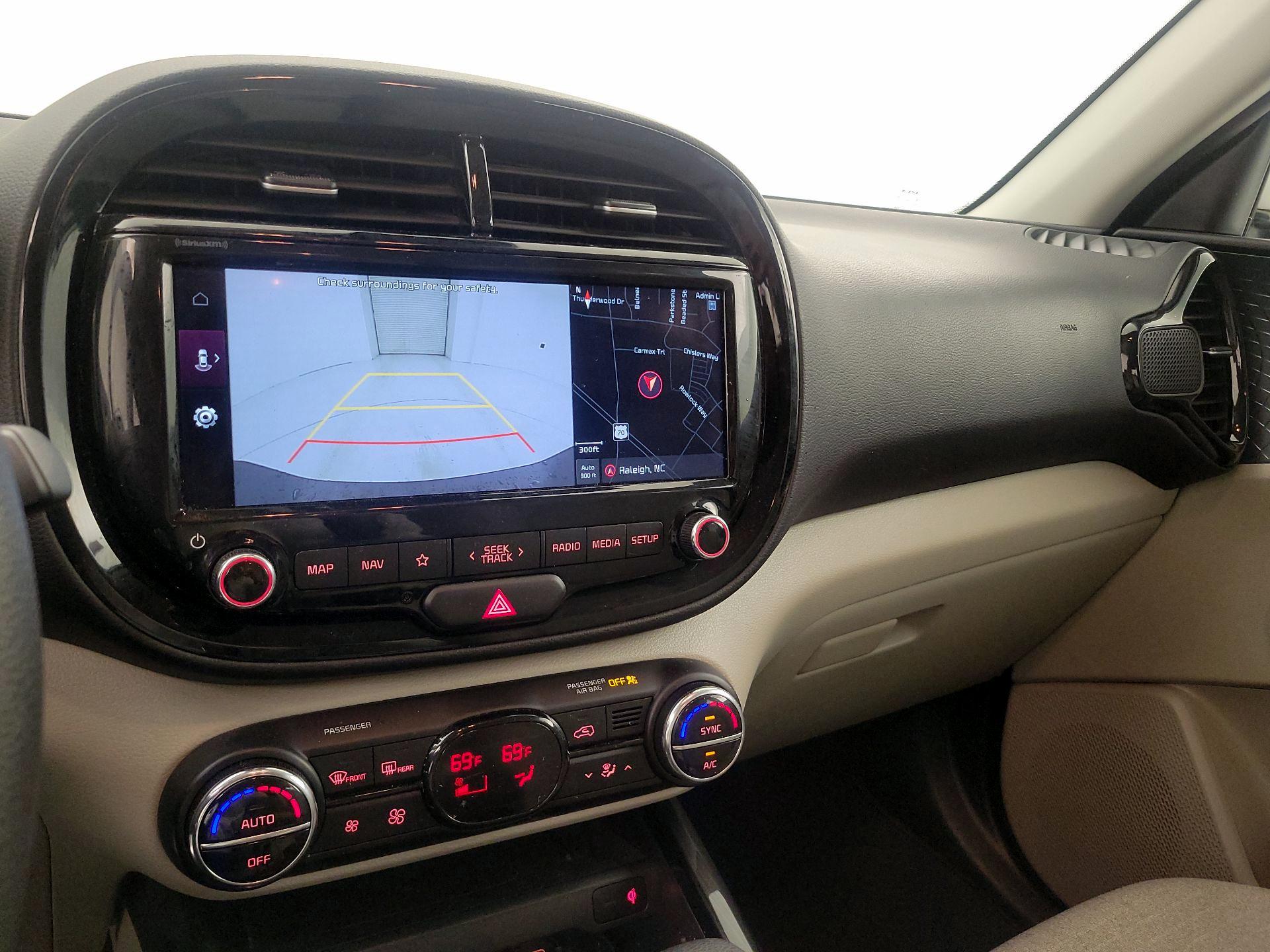 Thumbnail: 2022 Kia Soul - 15